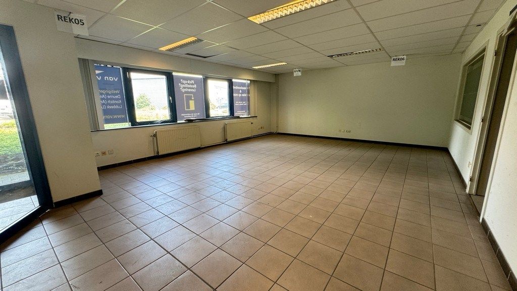 Magazijn met kantoren te Kontich foto 6
