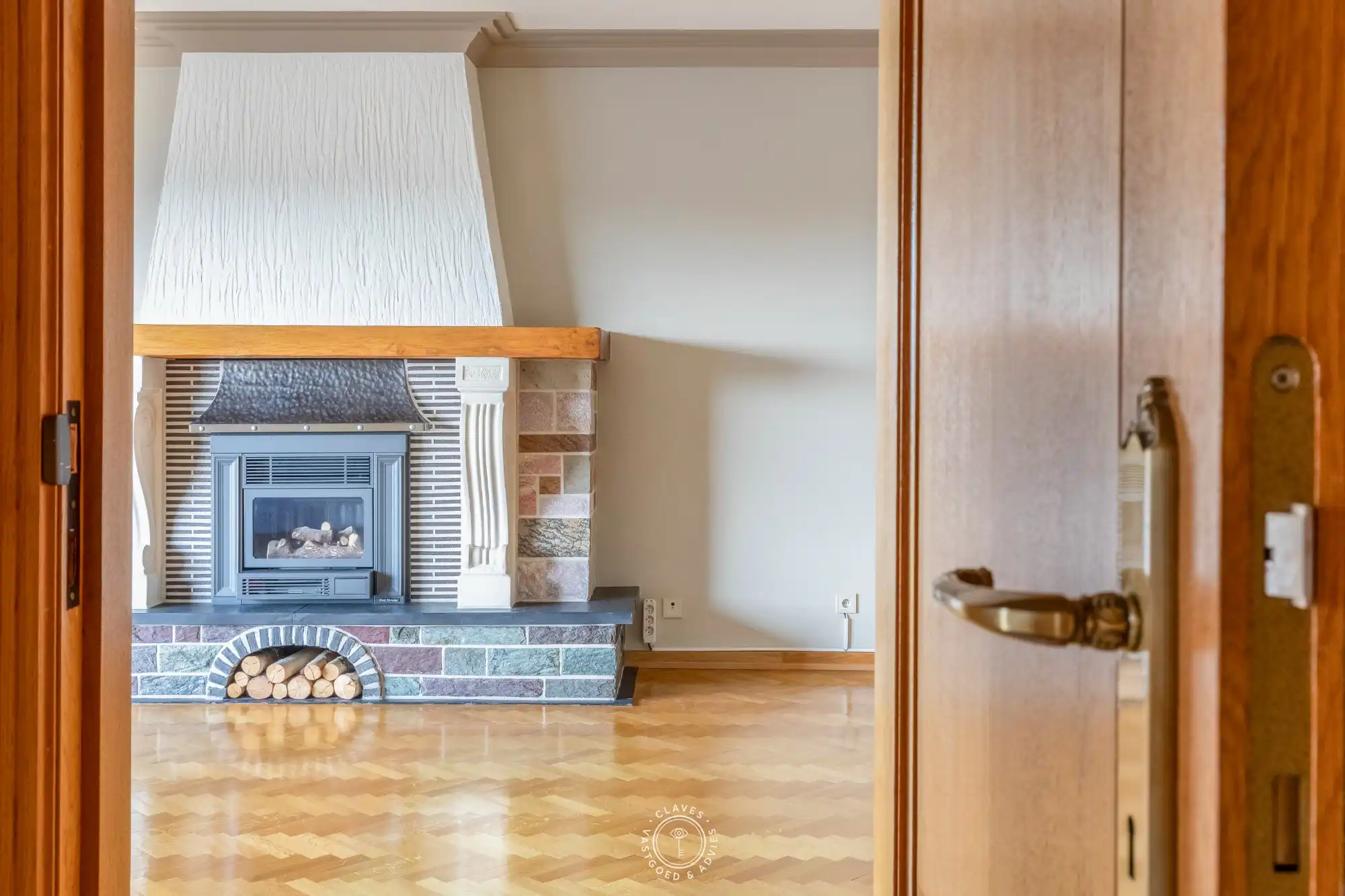 Bijzonder ruim appartement met zuidgericht terras foto {{pictureIndex}}