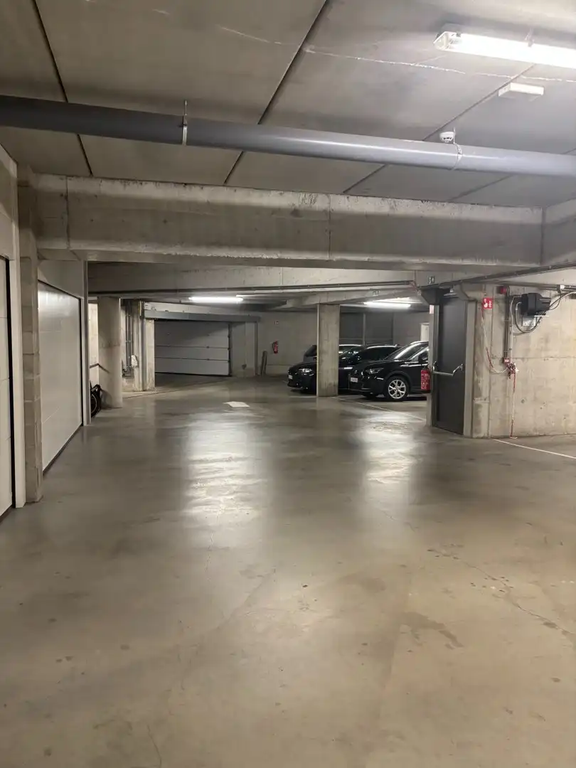 LICHTRIJK EN ENERGIEZUINIG 2-SLAAPKAMERAPPARTEMENT MET TWEE TERRASSEN EN PARKEERPLAATS foto 32