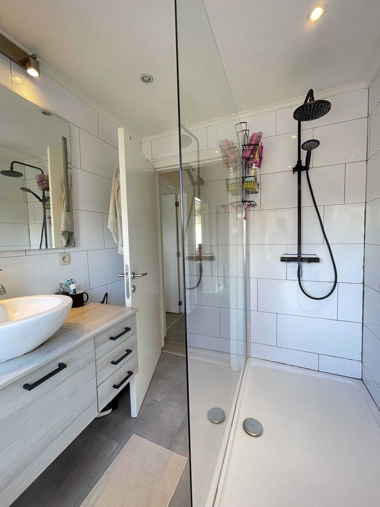 Instapklare gezinswoning met diepe tuin foto 18