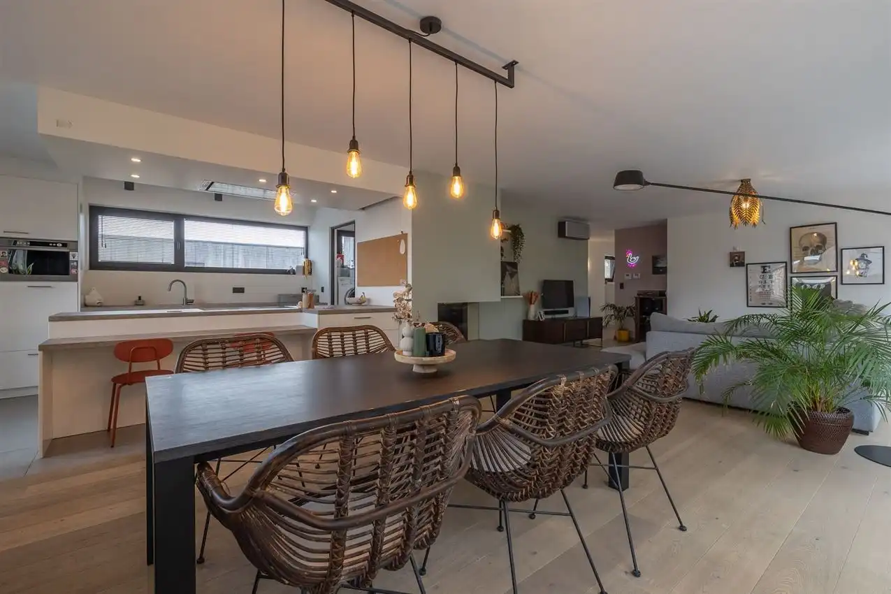 Penthouse met 3 slpk., riant terras, autostaanplaats en kelderberging foto 2