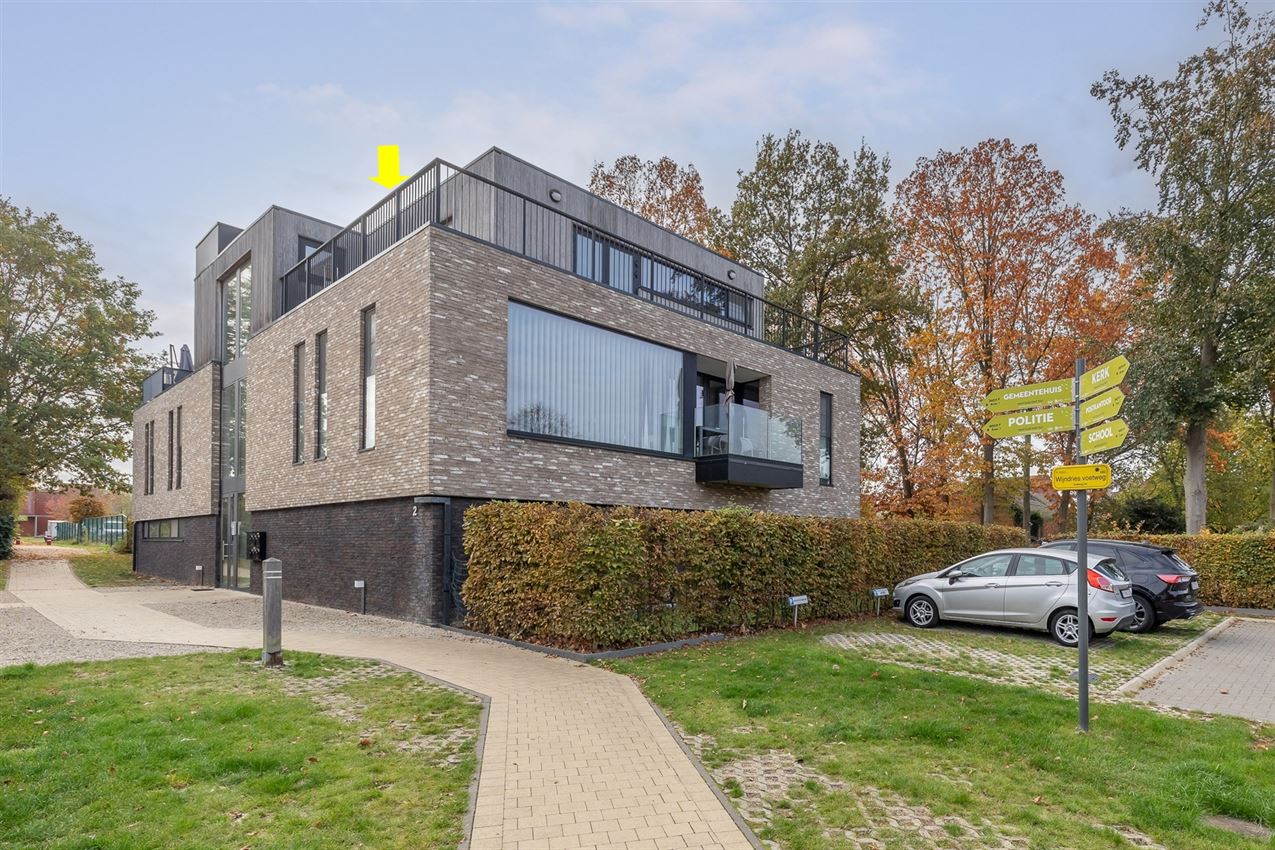 Penthouse met 3 slpk., riant terras, autostaanplaats en kelderberging foto 2