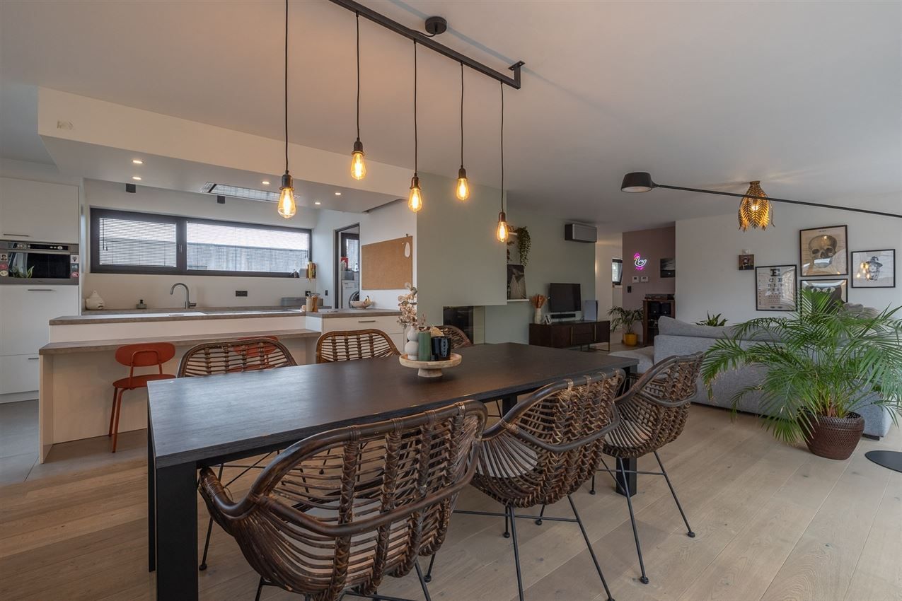 Penthouse met 3 slpk., riant terras, autostaanplaats en kelderberging foto 2