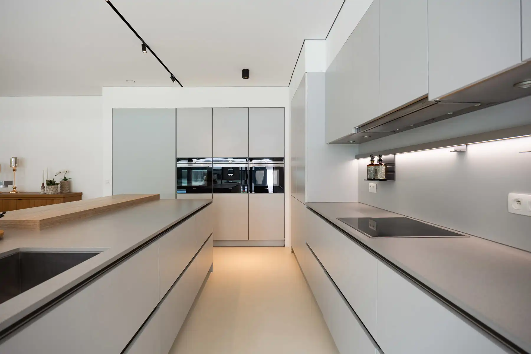 Exclusieve energiezuinige villa met zwembad en poolhouse foto 13