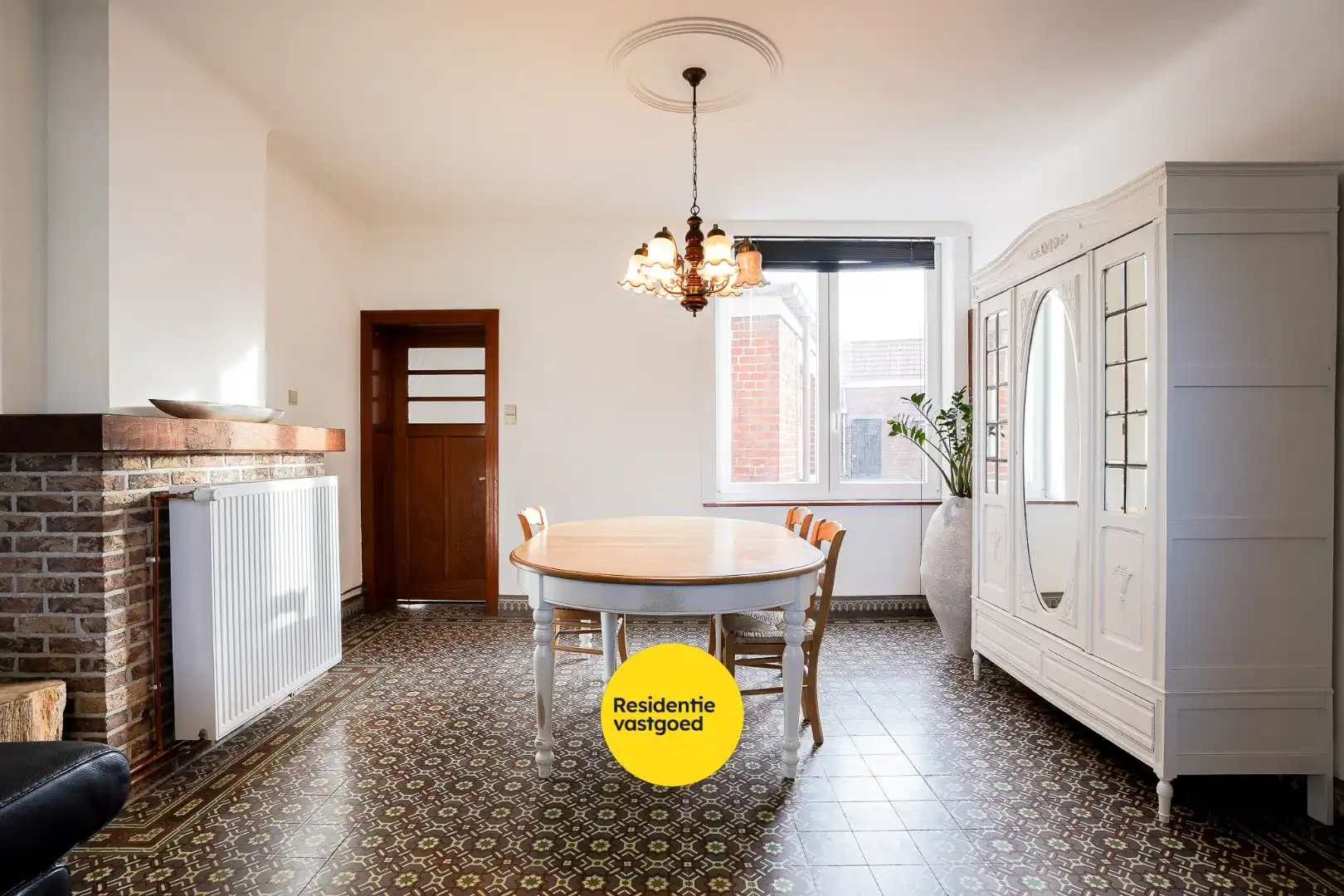 Zeer mooi onderhouden woning in het centrum van Aartrijke foto 2