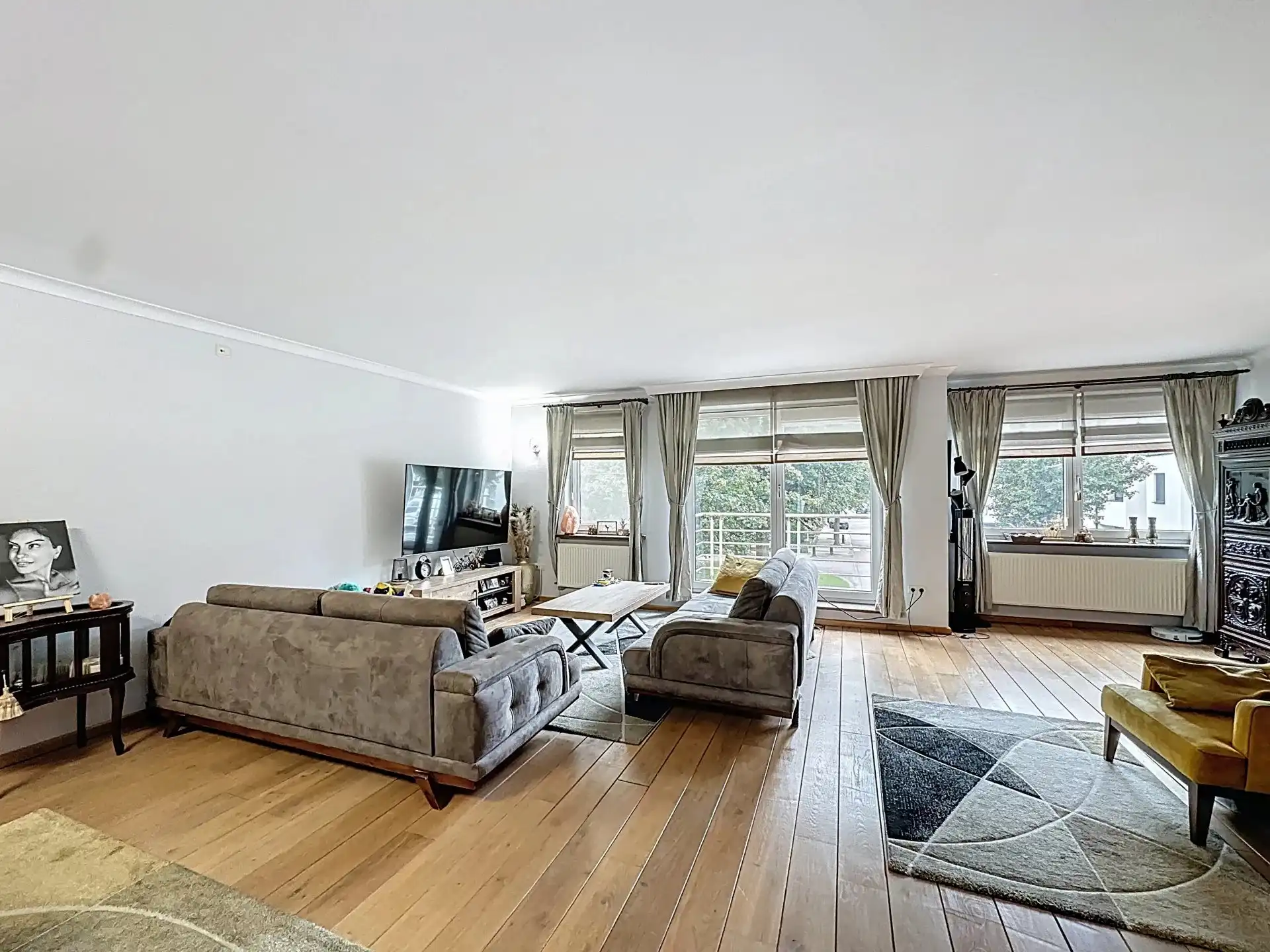 Luxueus duplex appartement met privé-lift, 3 slaapkamers, terras, ondergrondse parkeerplaats en ruime kelderberging. foto 4