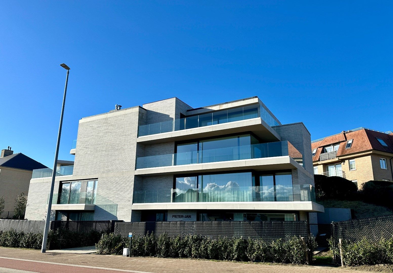 Rustig gelegen appartement met twee slaapkamers vlak bij zee foto 1