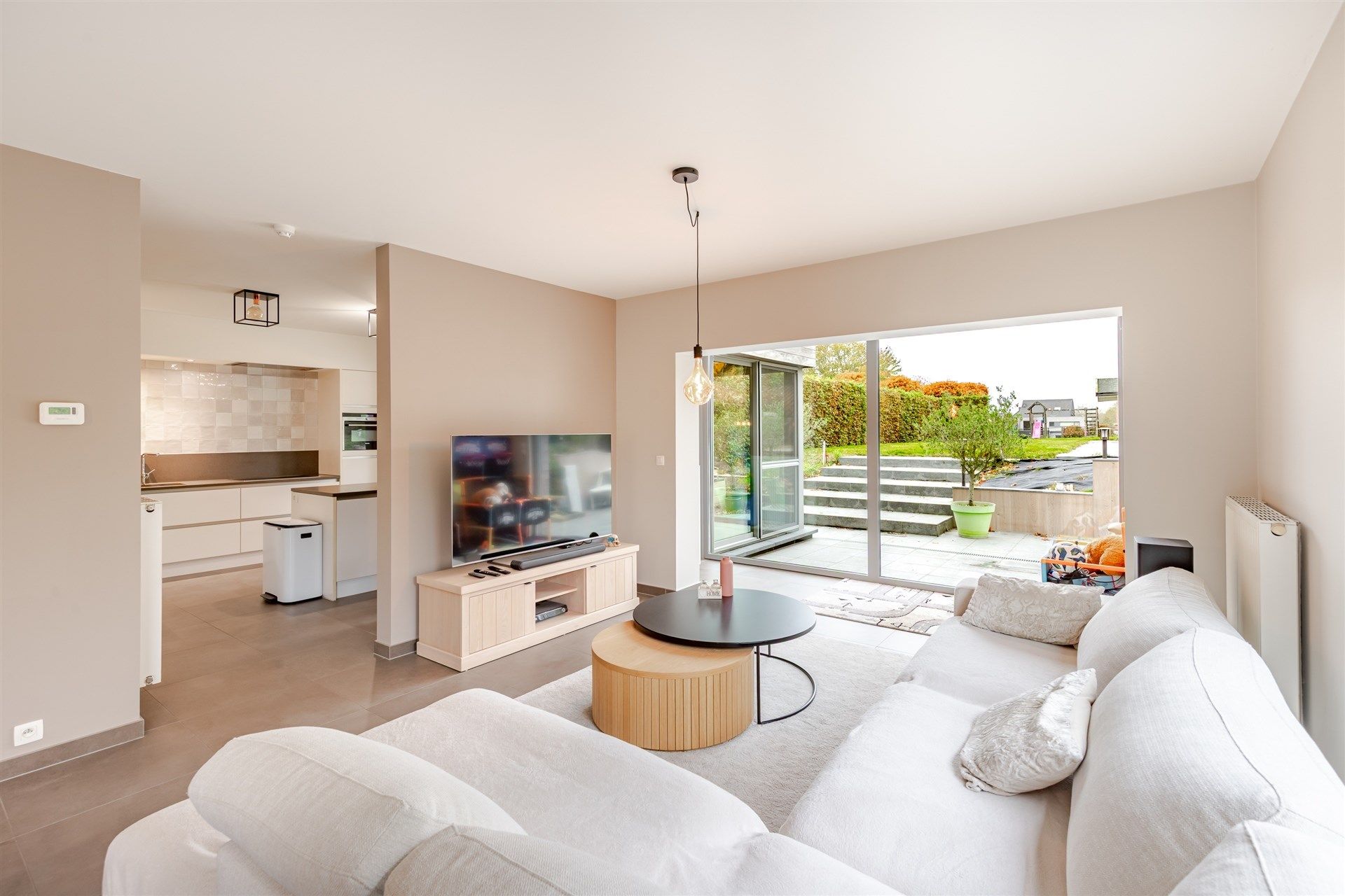 Gezinswoning met vier slaapkamers en garage te Herzele foto 4