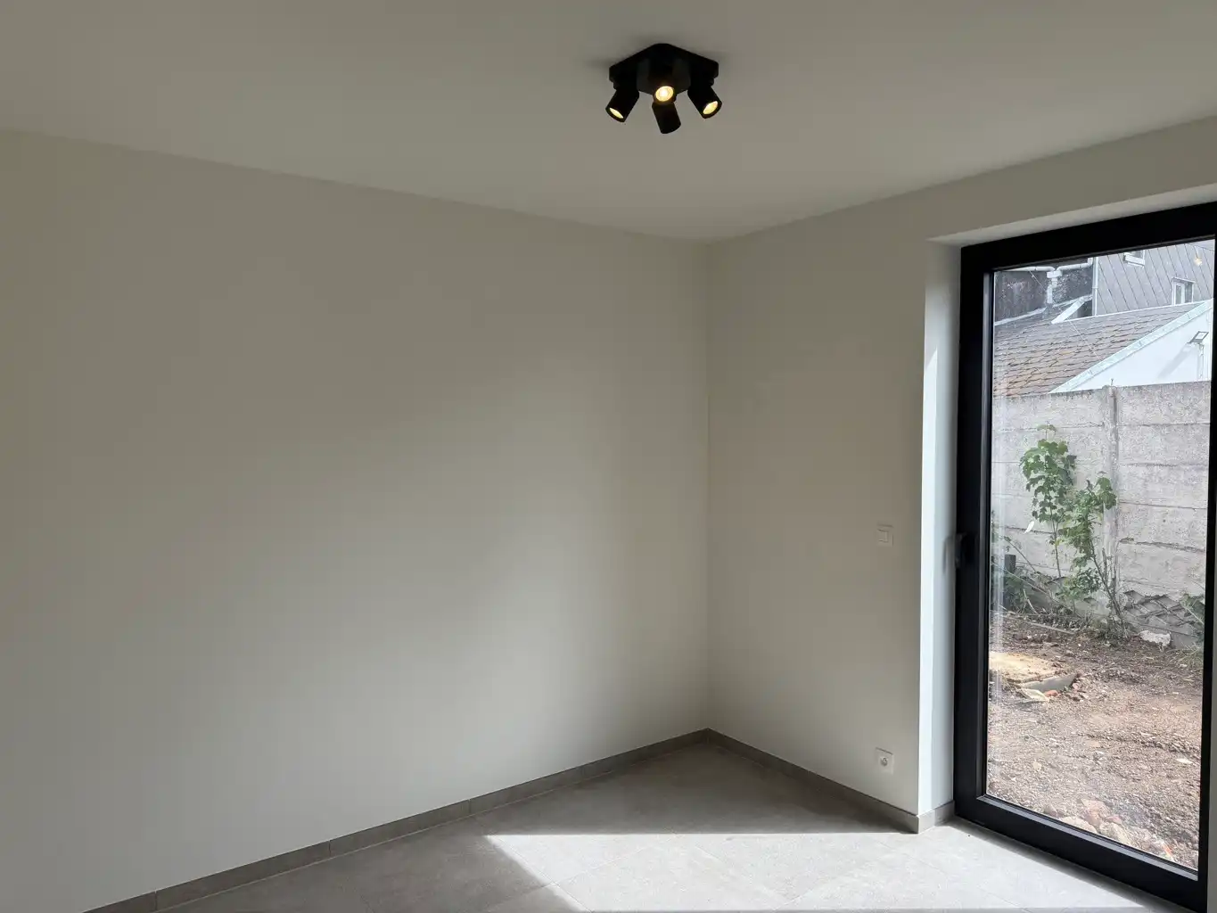 Nieuwbouw app. met 2 slpks, terras, tuin en 2 staanplaatsen foto 11