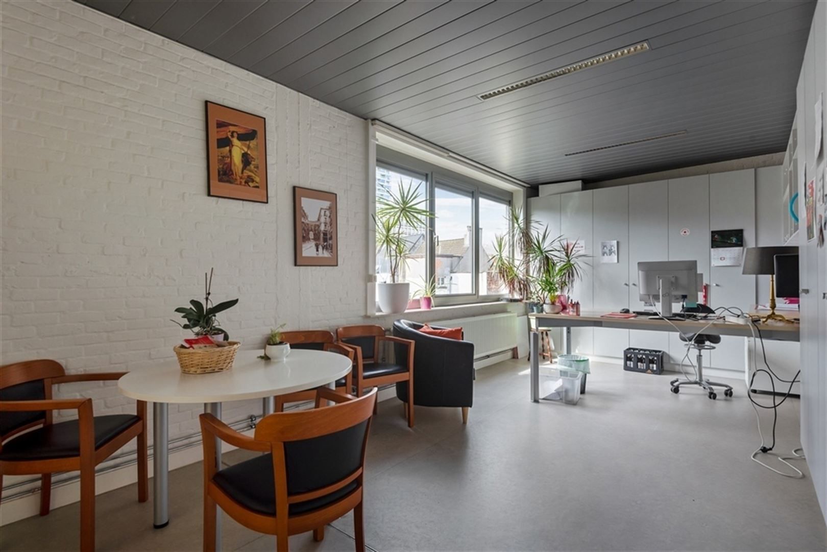 Kantoorgebouw foto 6