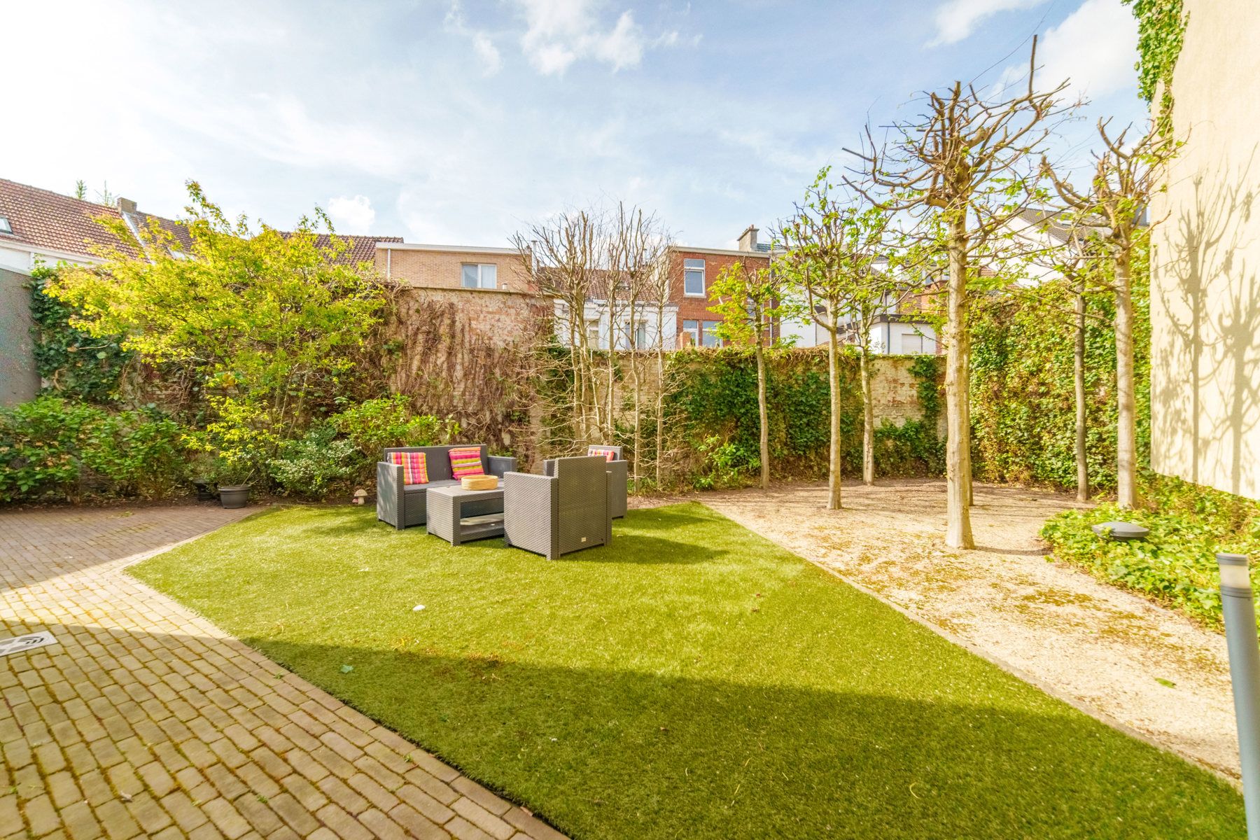 Instapklaar en veelzijdig pand momenteel, perfect ingericht voor het uitbaten van een schoonheidsinstituut.  foto 5