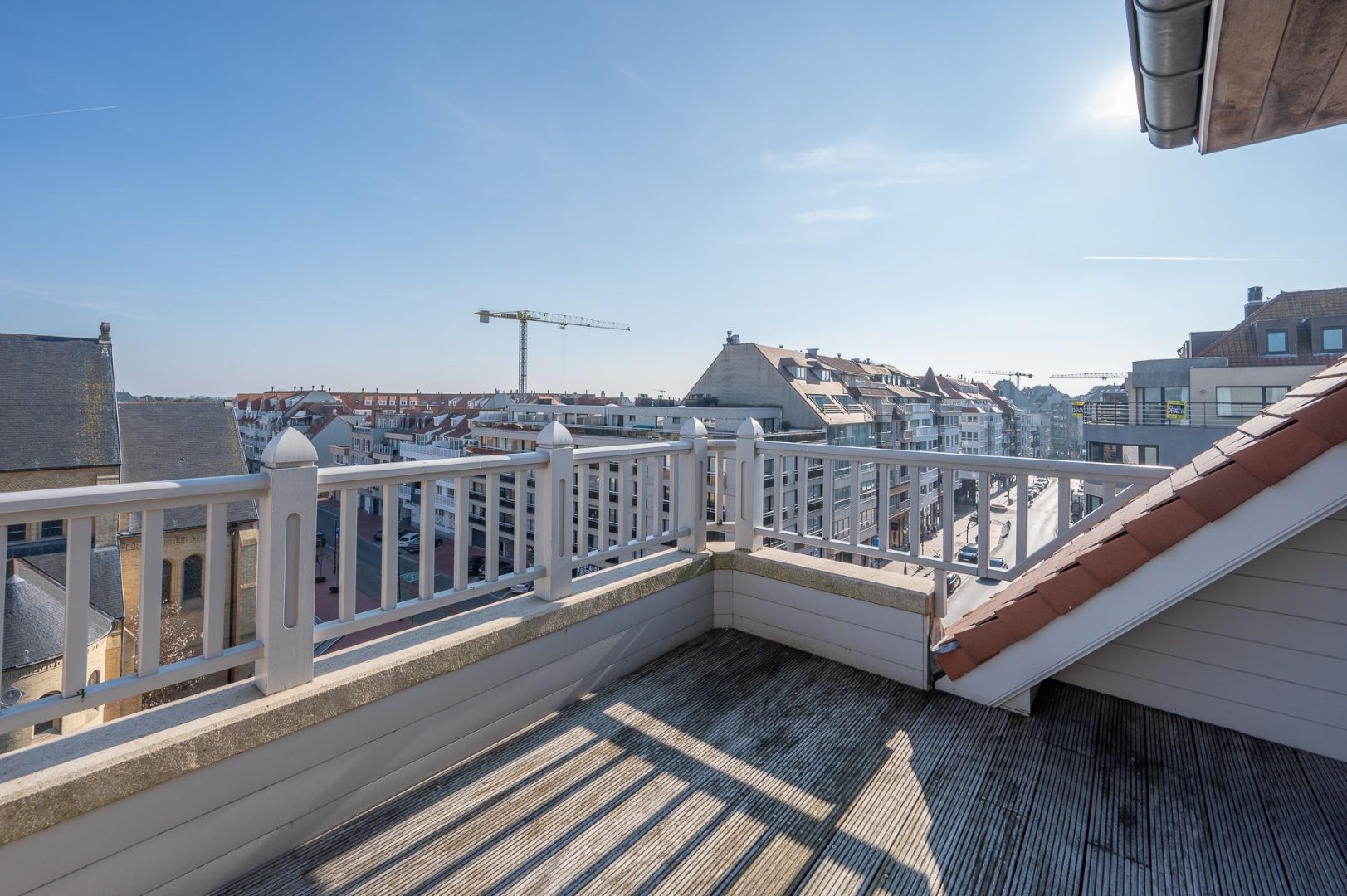 Lichtrijke duplex met zeer grote terrassen op een centrale ligging foto 4