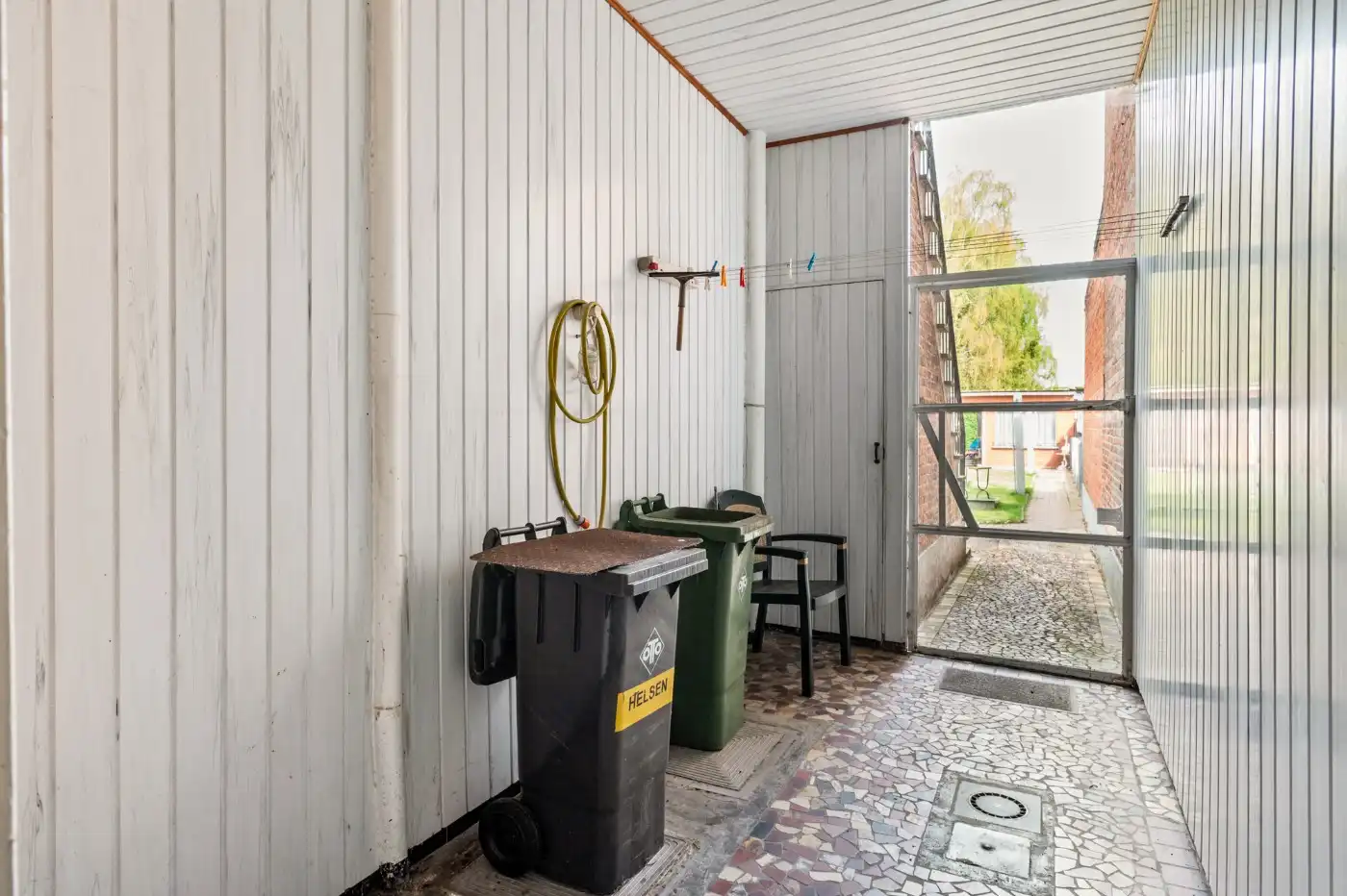 Te renoveren woning met 2 slpk., dubbele garage en tuin foto 20