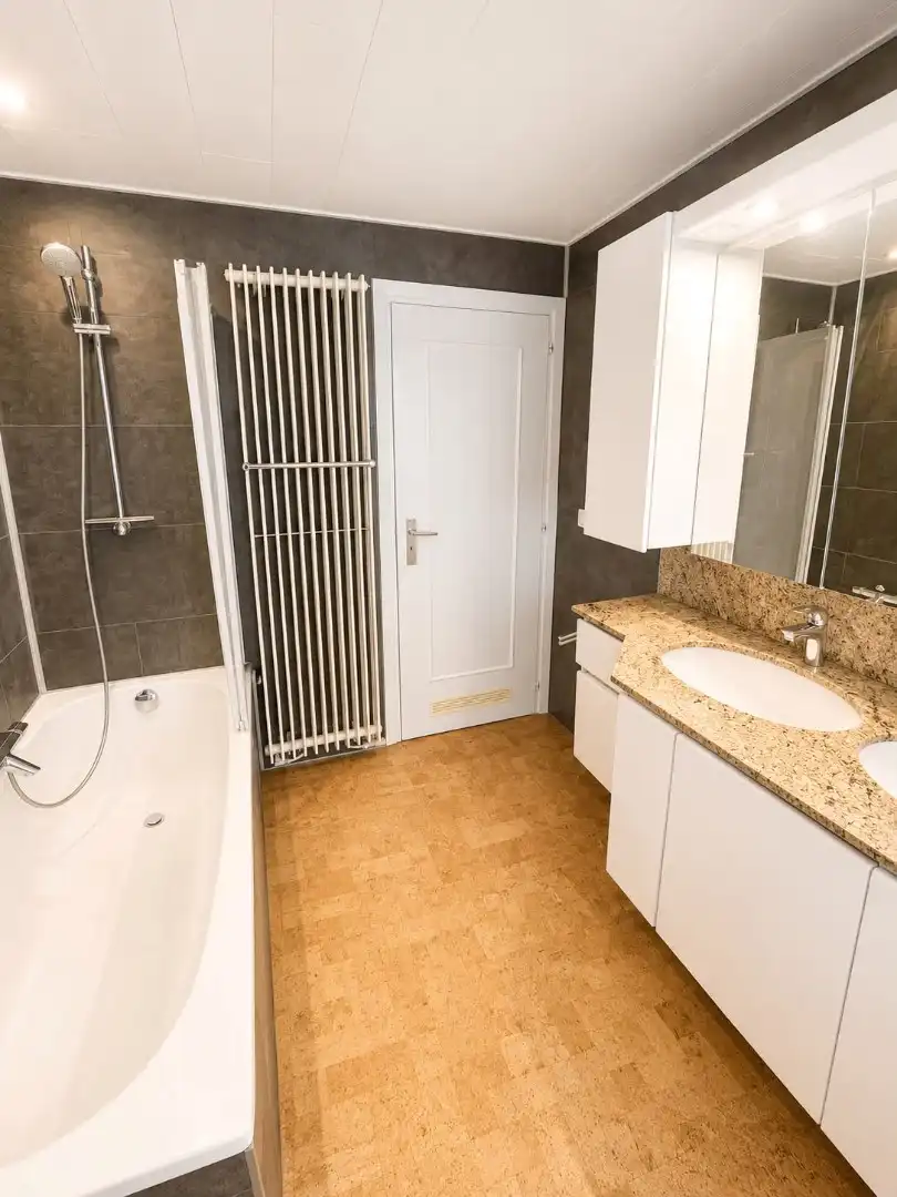 Gerenoveerde halfopen bebouwing met 4 slaapkamers, bureau, tuin en garage in Brasschaat foto 20