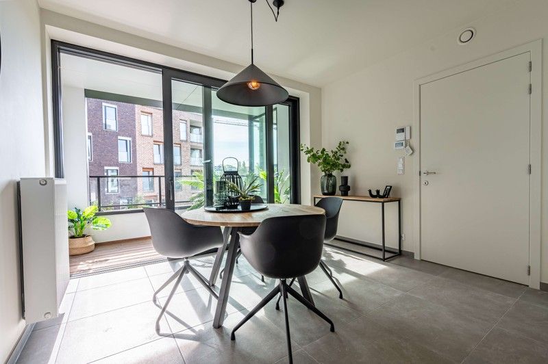 !LAATSTE KANS AANKOOP 6% BTW! Ruim 2 slaapkamer appartement in residentie DAC'ART Izegem. foto 4