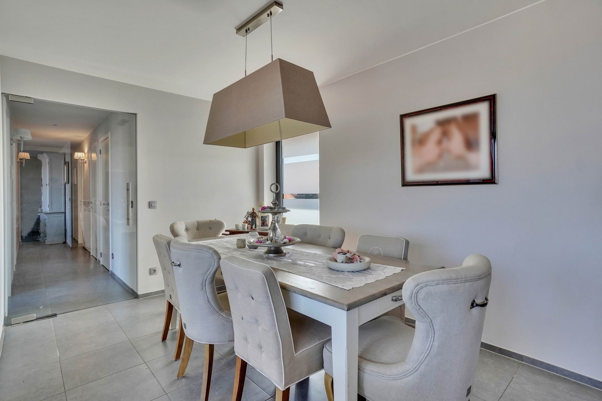 Instapklaar, lichtrijk dakappartement met 2 slaapkamers, terras en parking. foto 6