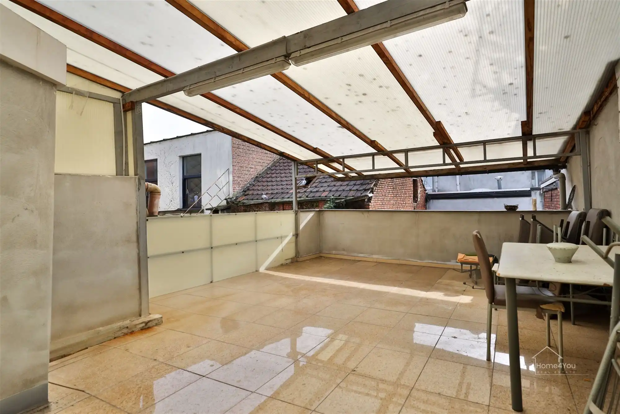 Ruime woning met meerdere slaapkamers en overdekt terras  foto 20