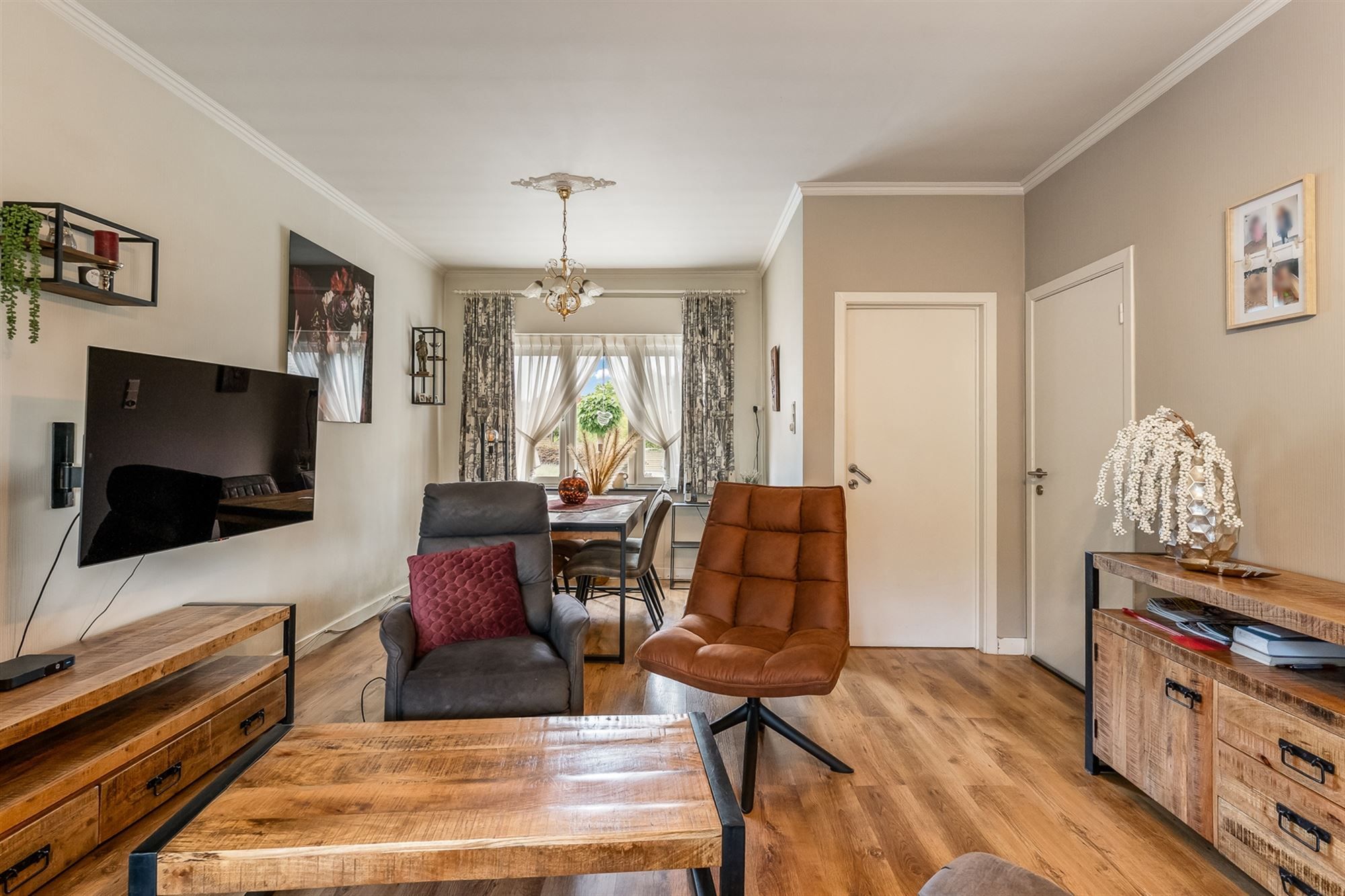 UNIEKE TE RENOVEREN KARAKTERVOLLE LANGGEVELHOEVE MET 2 HUISNUMMERS UITERST RUSTIG GELEGEN TE OOSTHAM foto 2