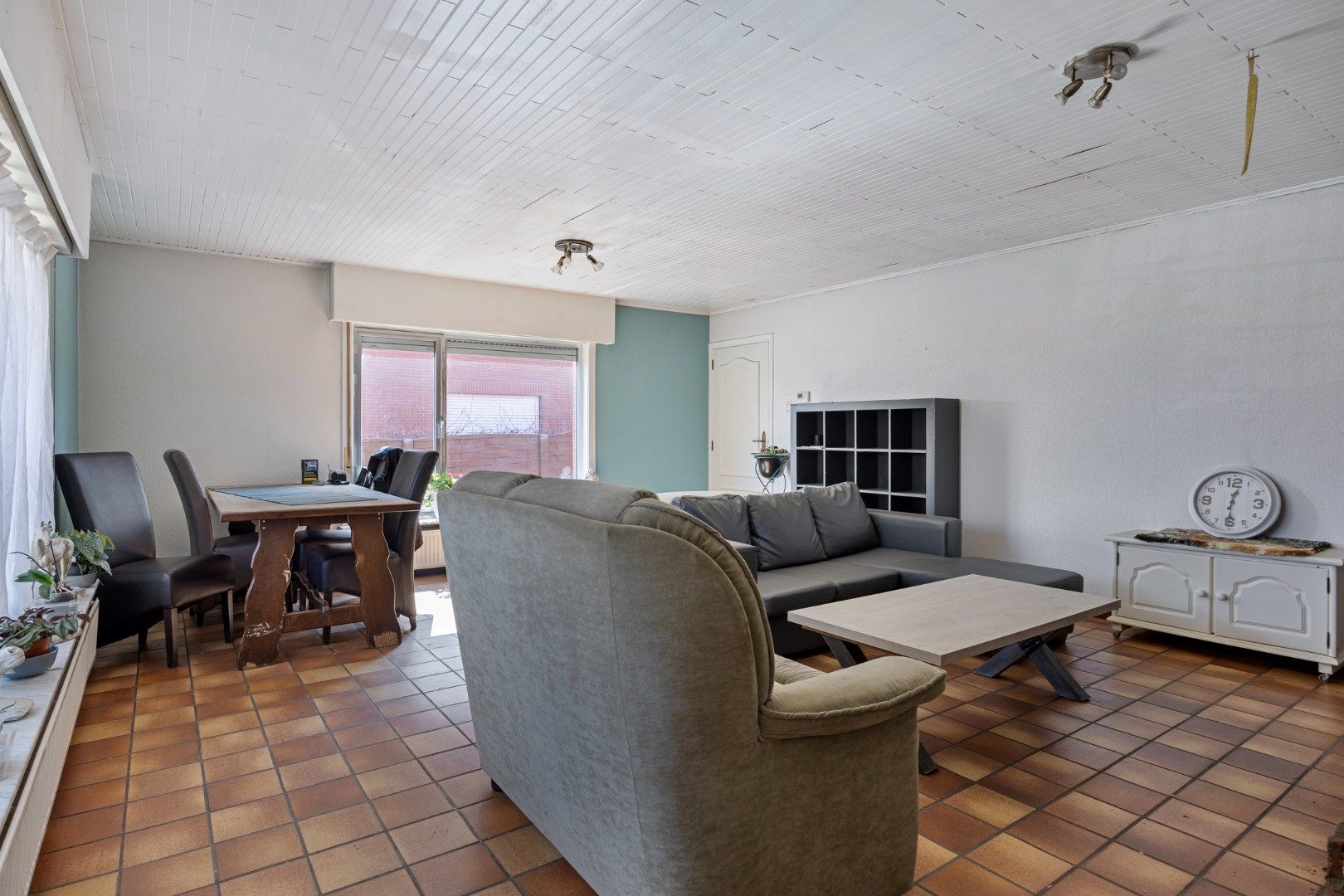 Rustig gelegen open bebouwing met dubbele garage en 3 SLPKS ! foto 2