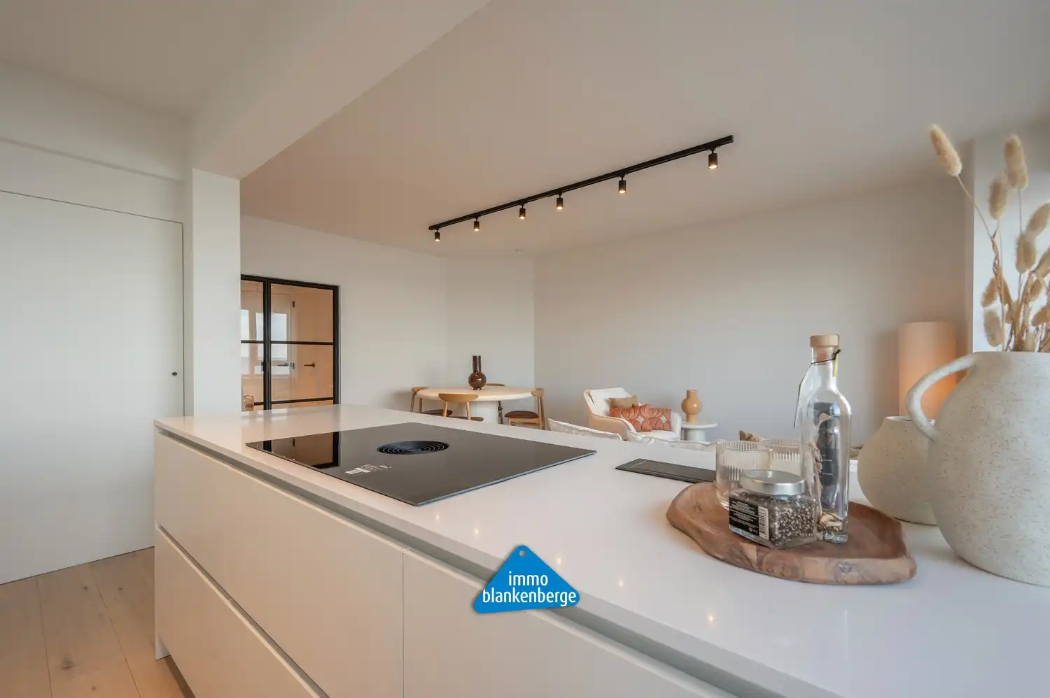 Luxueus appartement met 3 slaapkamers op de Zeedijk in Blankenberge met adembenemend zeezicht foto 10