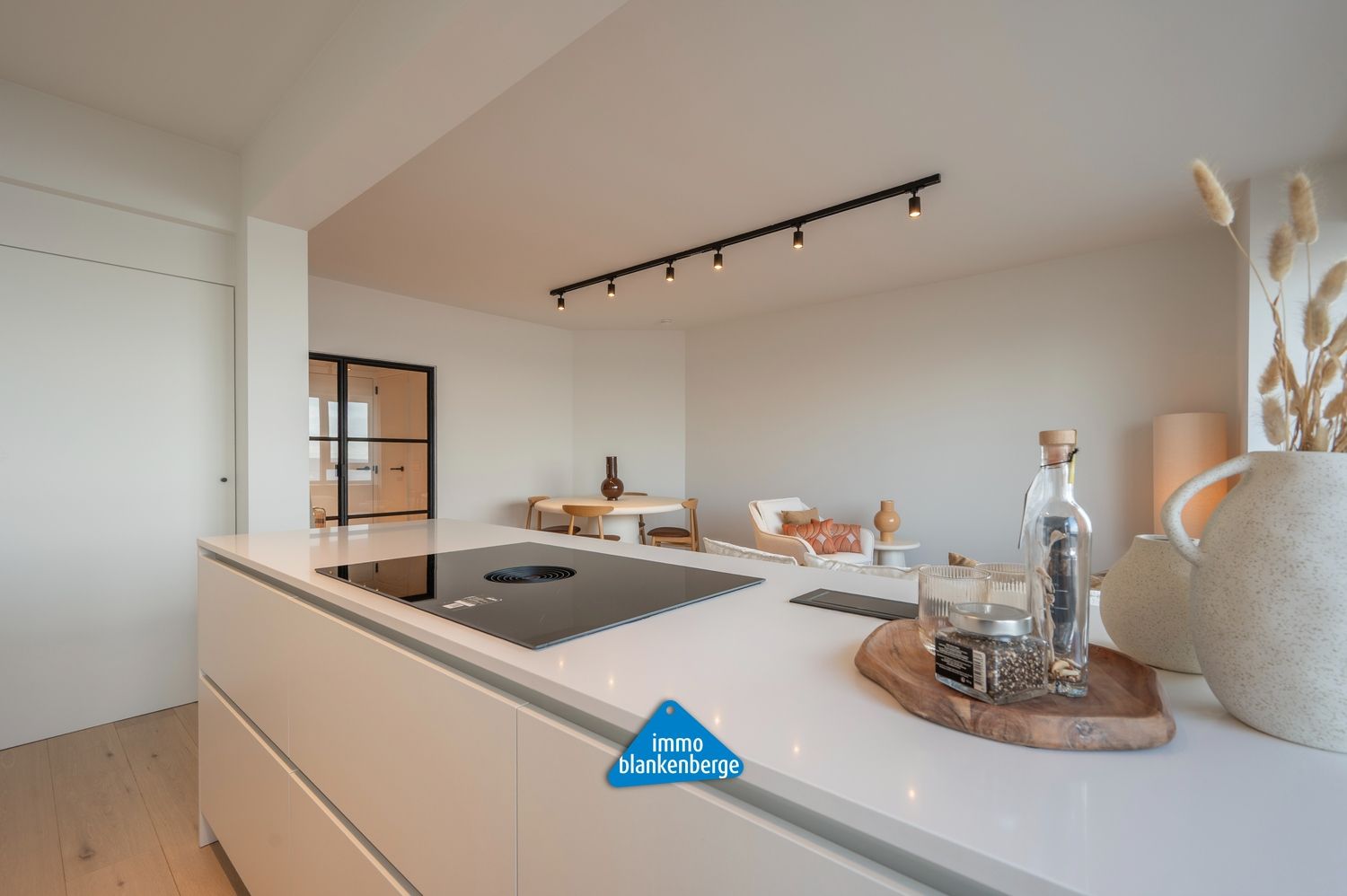 Luxeus appartement met 3 slaapkamers op de Zeedijk in Blankenberge met adembenemend zeezicht foto 10