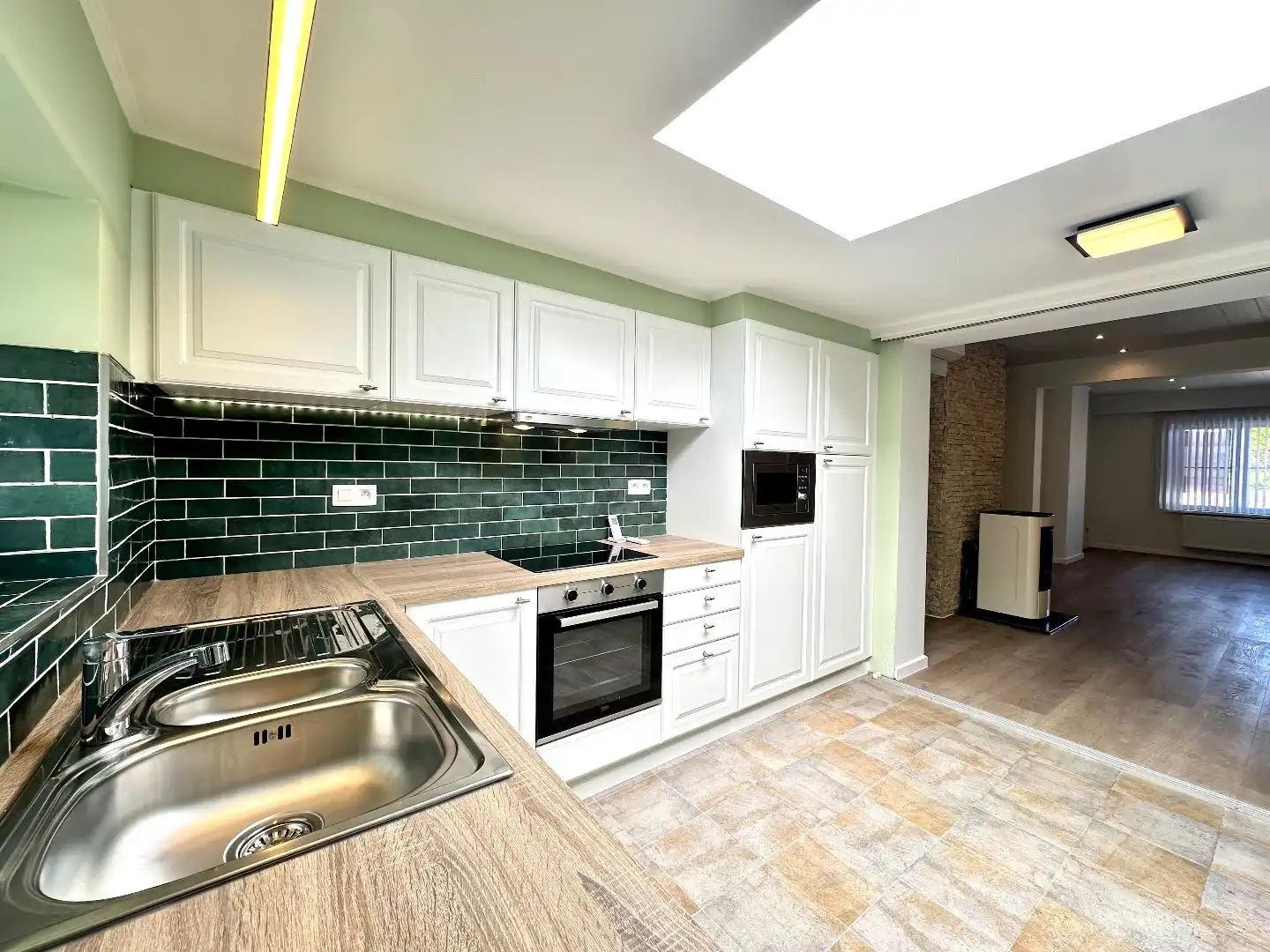 Ruime en gerenoveerde gezinswoning met 3 slaapkamers en veel comfort foto 7