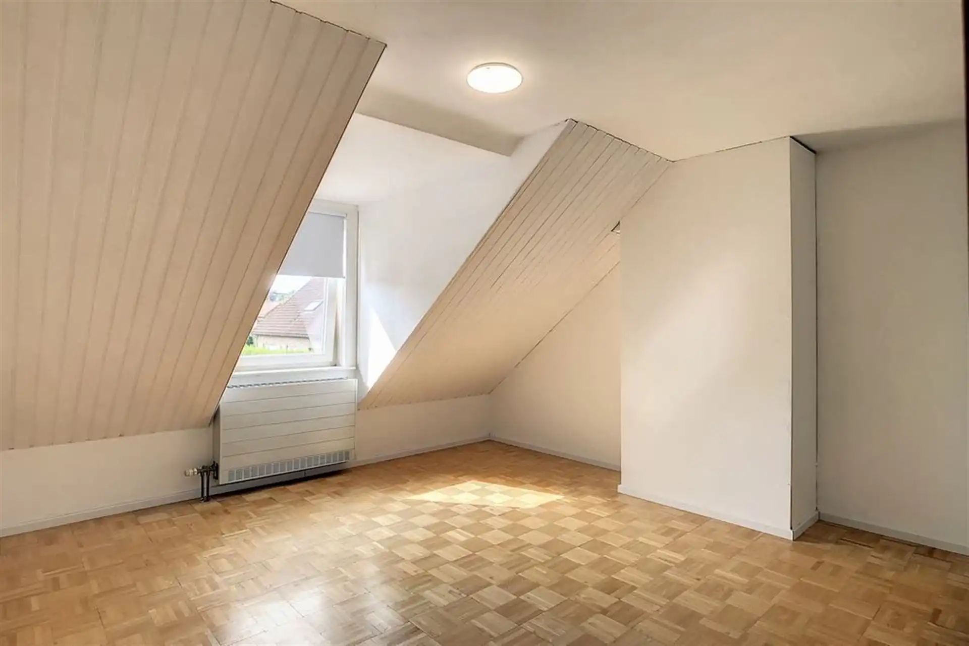 Instapklare half-open bebouwing met 3 slaapkamers en tuin foto 20