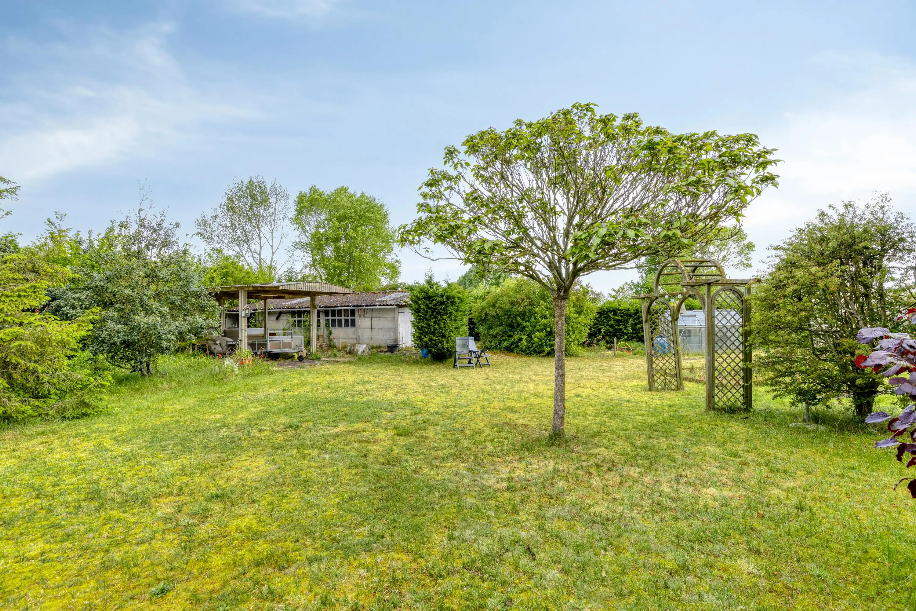 Gelijkvloerse villa met ruime tuin op een perceel van 2113m² foto 9