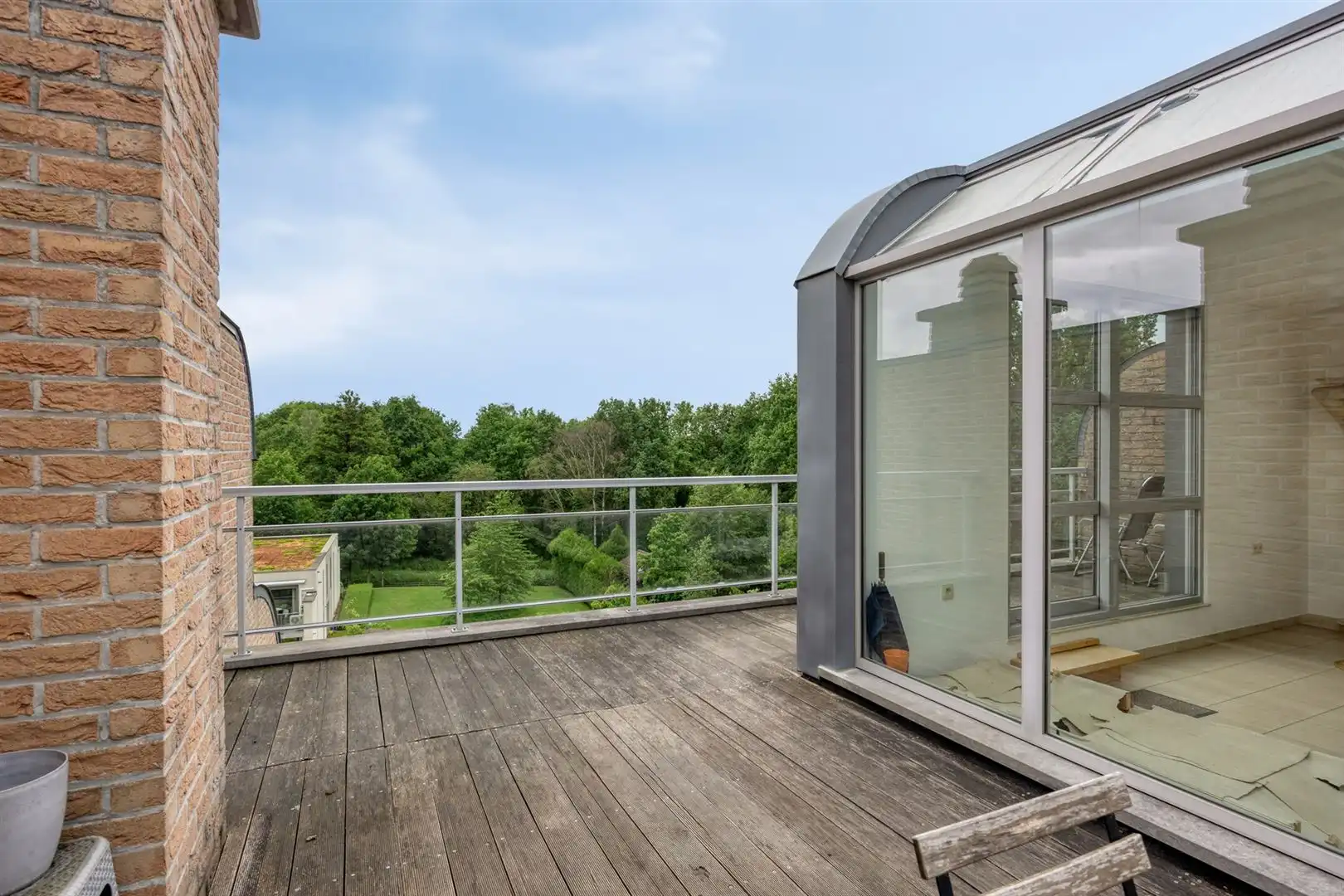 TE KOOP: Instapklaar duplexappartement met 3 slaapkamers en prachtig terras in hartje Zolder! foto 23