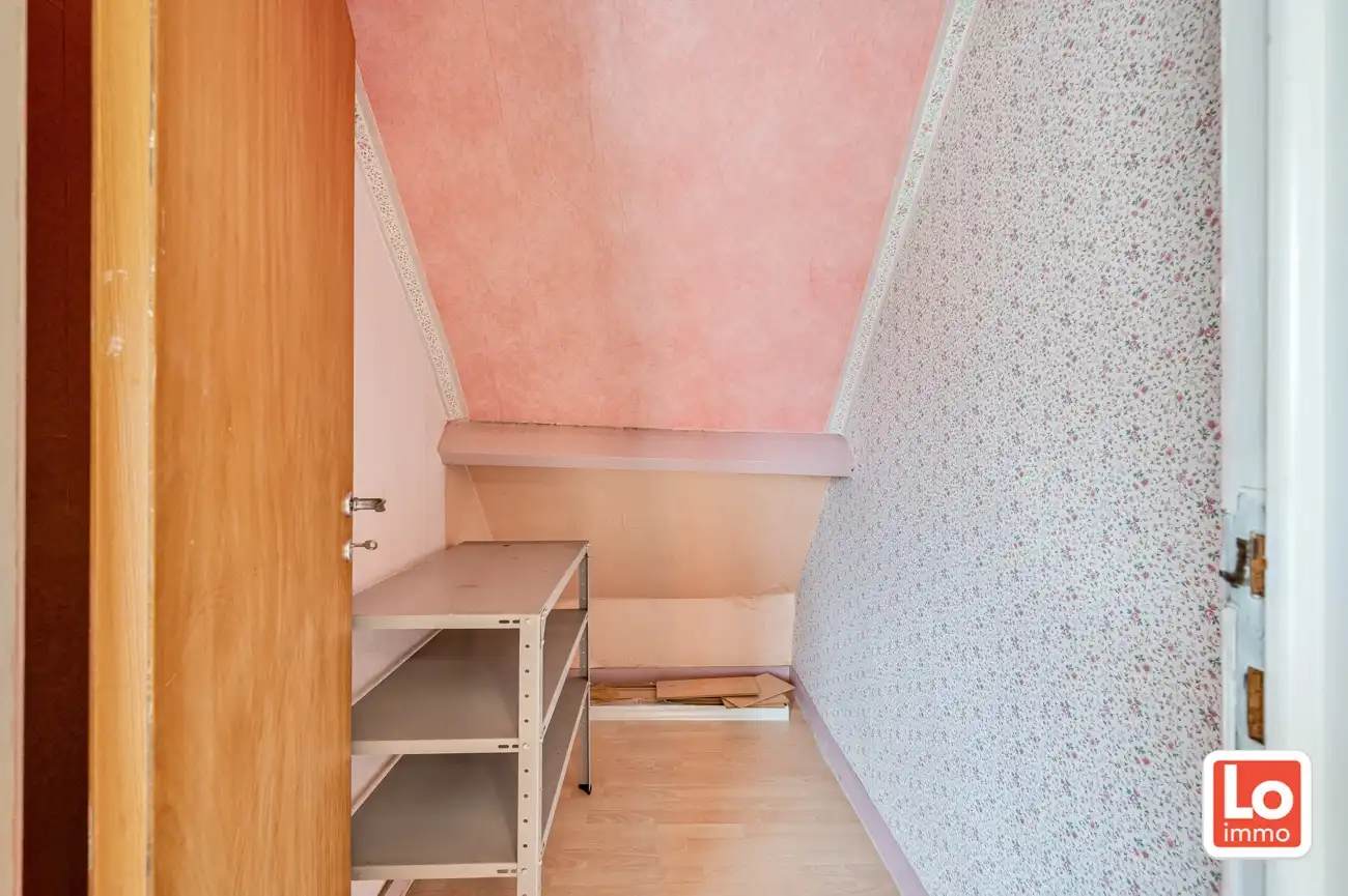 VERKOCHT! Charmante open te renoveren woning met garage en grote tuin op een goed bereikbare locatie tussen Lochristi en Oostakker! foto 17