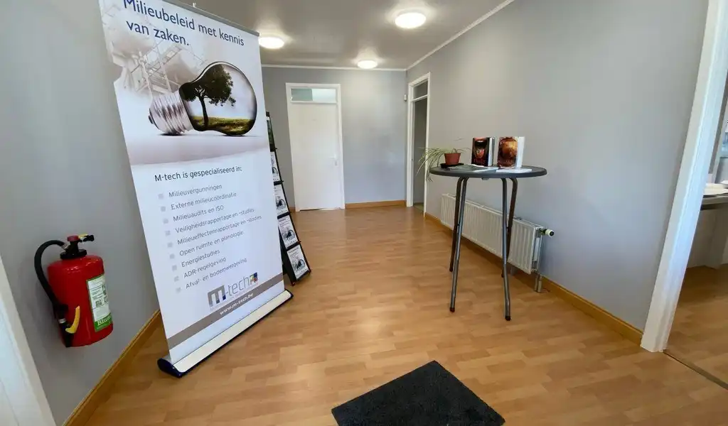 Alleenstaand kantoor te huur langs R4 te Wondelgem foto 9