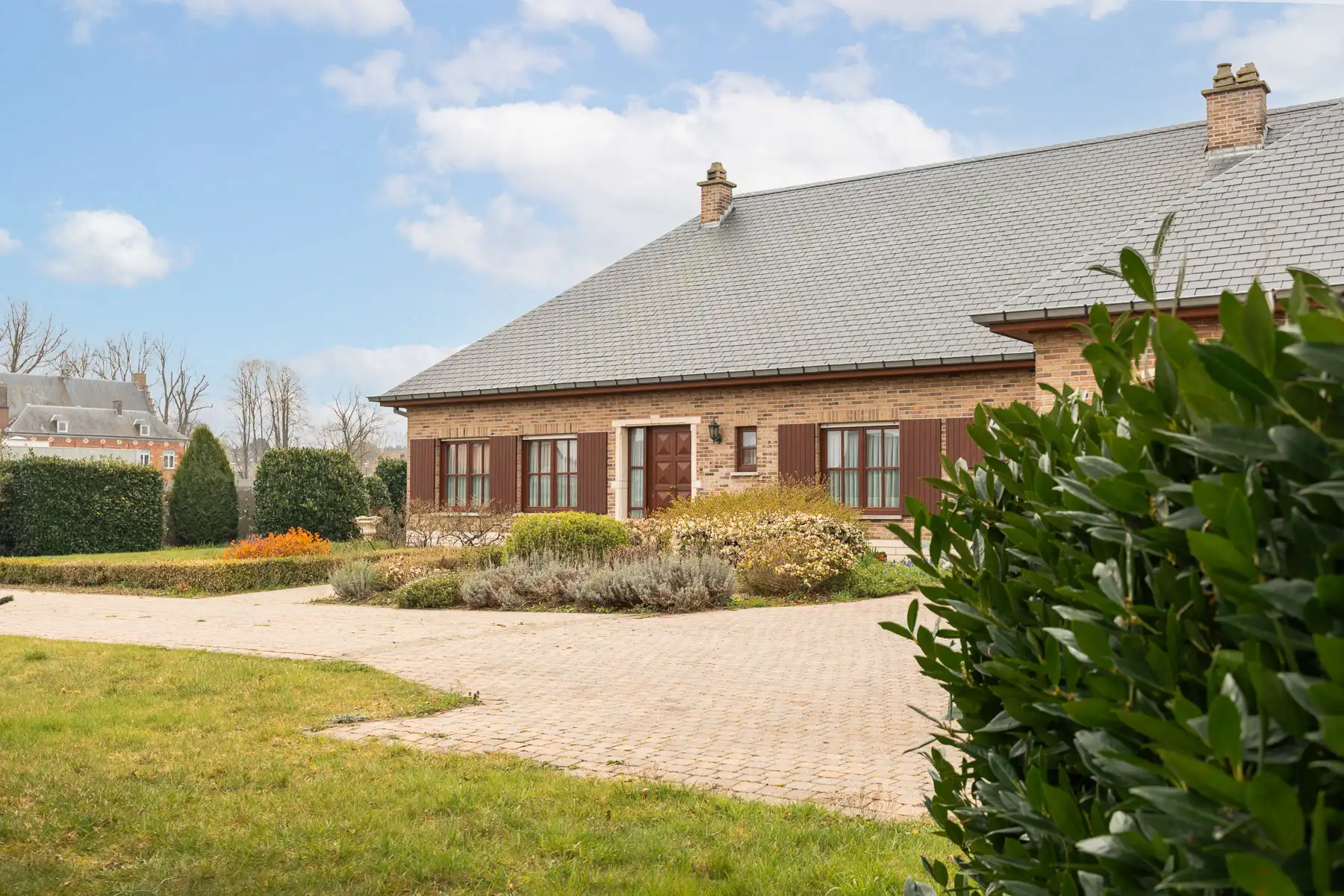 Prachtige instapklare laagbouwvilla op een zeer ruim perceel foto 6