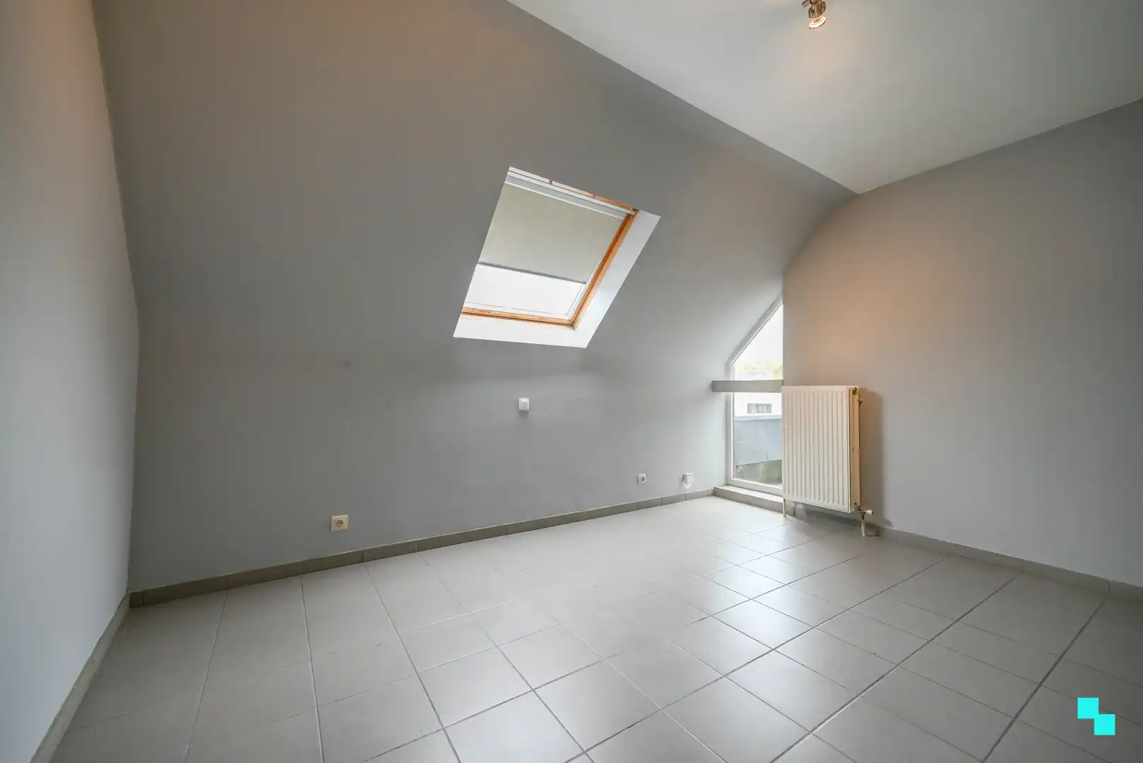 Ruim appartement met garagebox in hartje Izegem foto 9