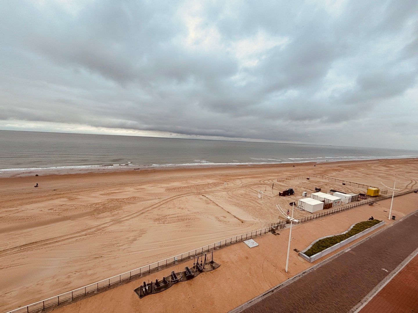 Gezellig hoekappartement op de Zeedijk met 180° panoramisch zicht  foto 6