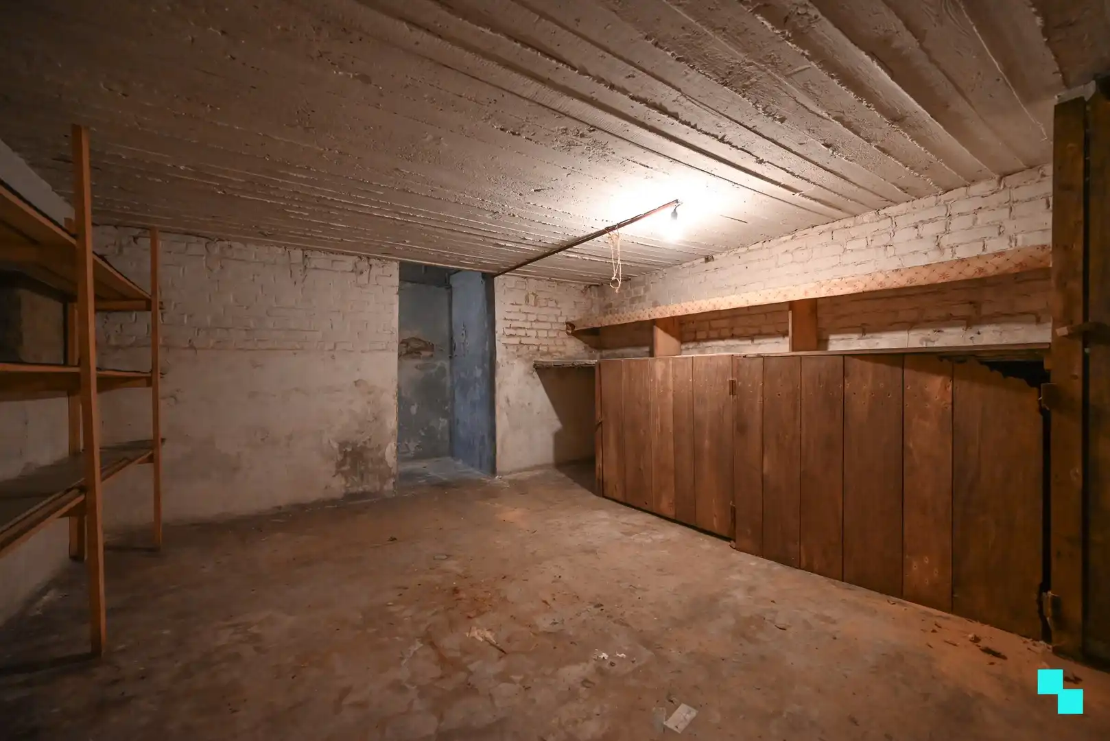 Zeer ruime & authentieke woning in Izegem foto 32