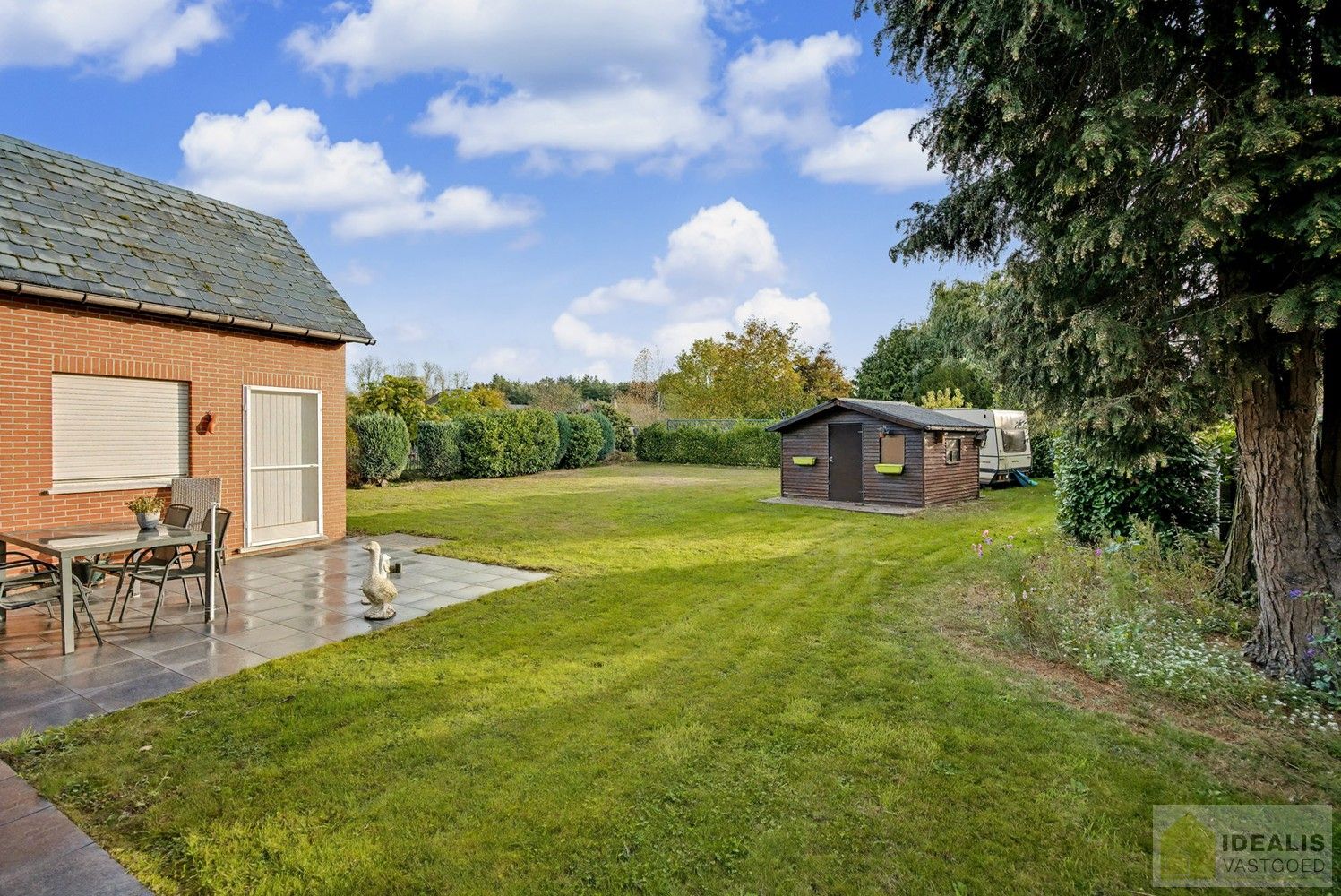 IDEALIS VASTGOED - Nabij het groen gelegen woning met een bewoonbare oppervlakte van + -125m² op een perceel van 7a59ca! Het betreft een zeer centraal gelegen woning t.o.v. grote steden als Leuven, Brussel, Antwerpen en Hasselt die vlot bereikbaar zijn door de nabijheid van de E313 en E314. Uitermate geschikt voor kandidaten op zoek naar een te renoveren woning in de groene omgeving van Linkhout!! foto 24