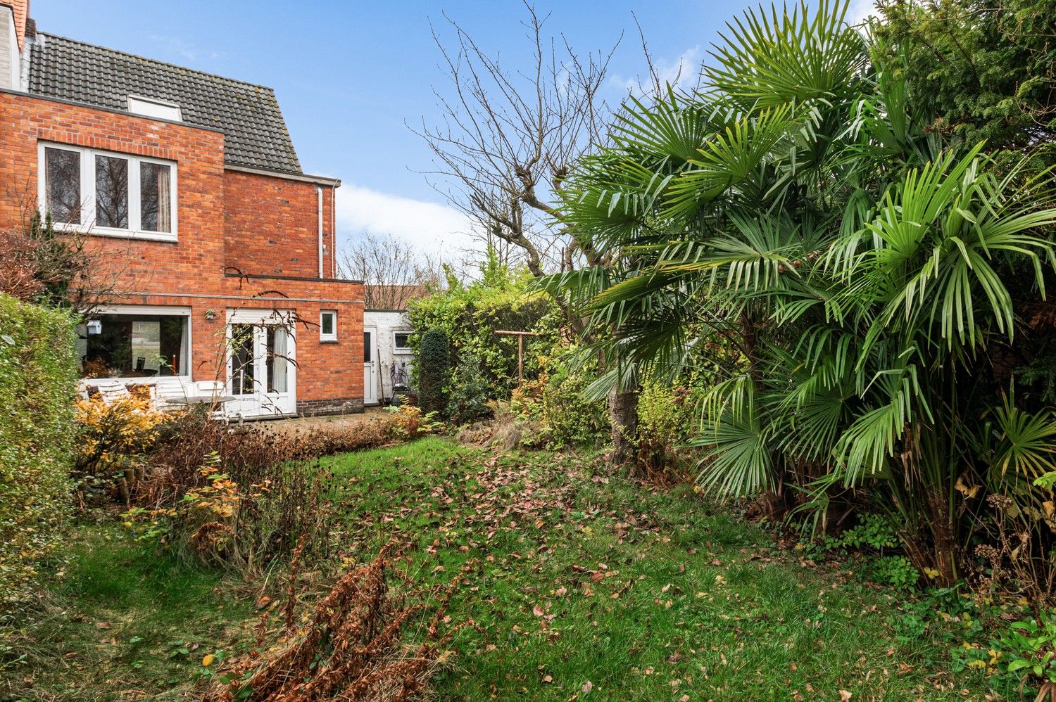 Ruime halfopen bebouwing met garages op uitstekende ligging foto 24