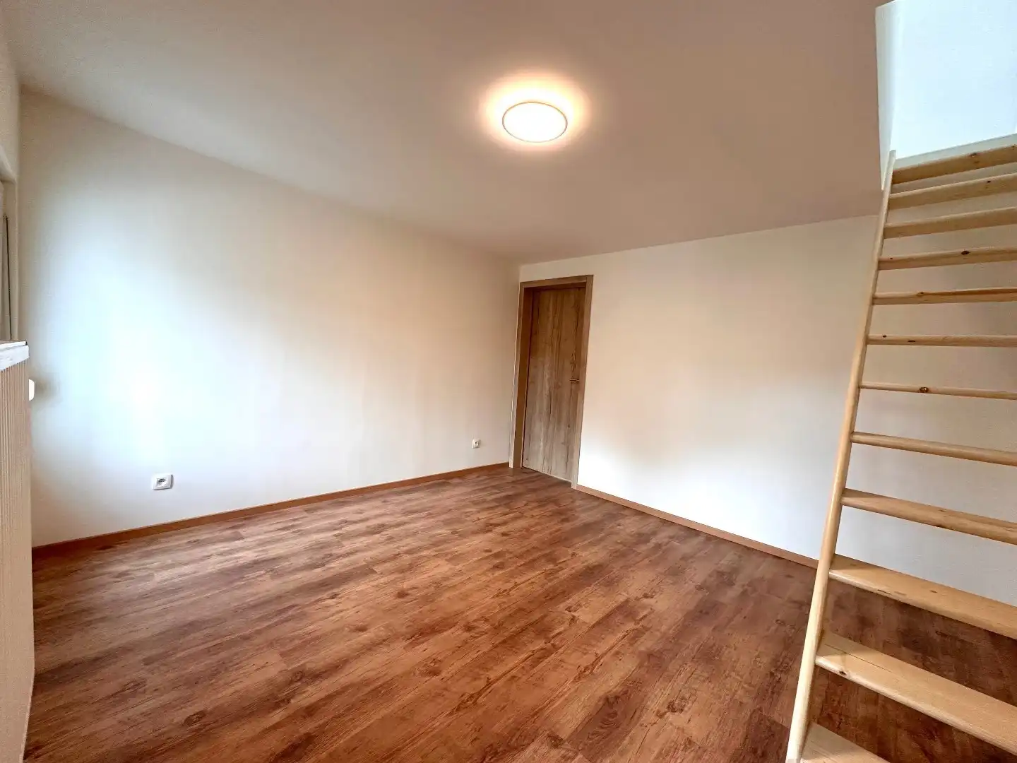 Volledig gerenoveerde woning met garage en tuin in hartje Tongeren! foto 13