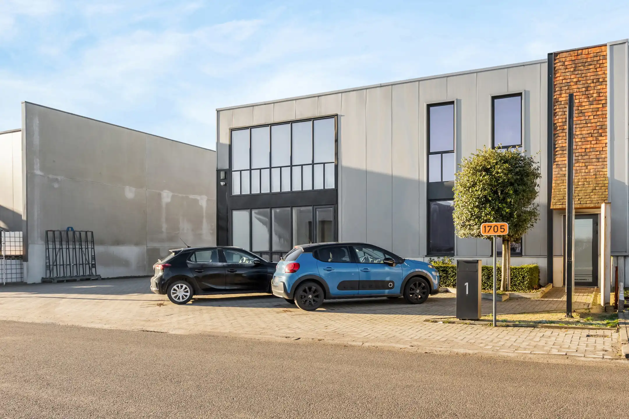 Loods met stijlvolle kantoorruimte te Riemst foto 25