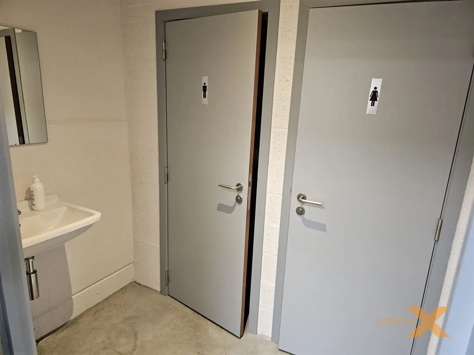 BUREELRUIMTE MET GOEDE VERBINDING SNELWEGEN!! foto 8