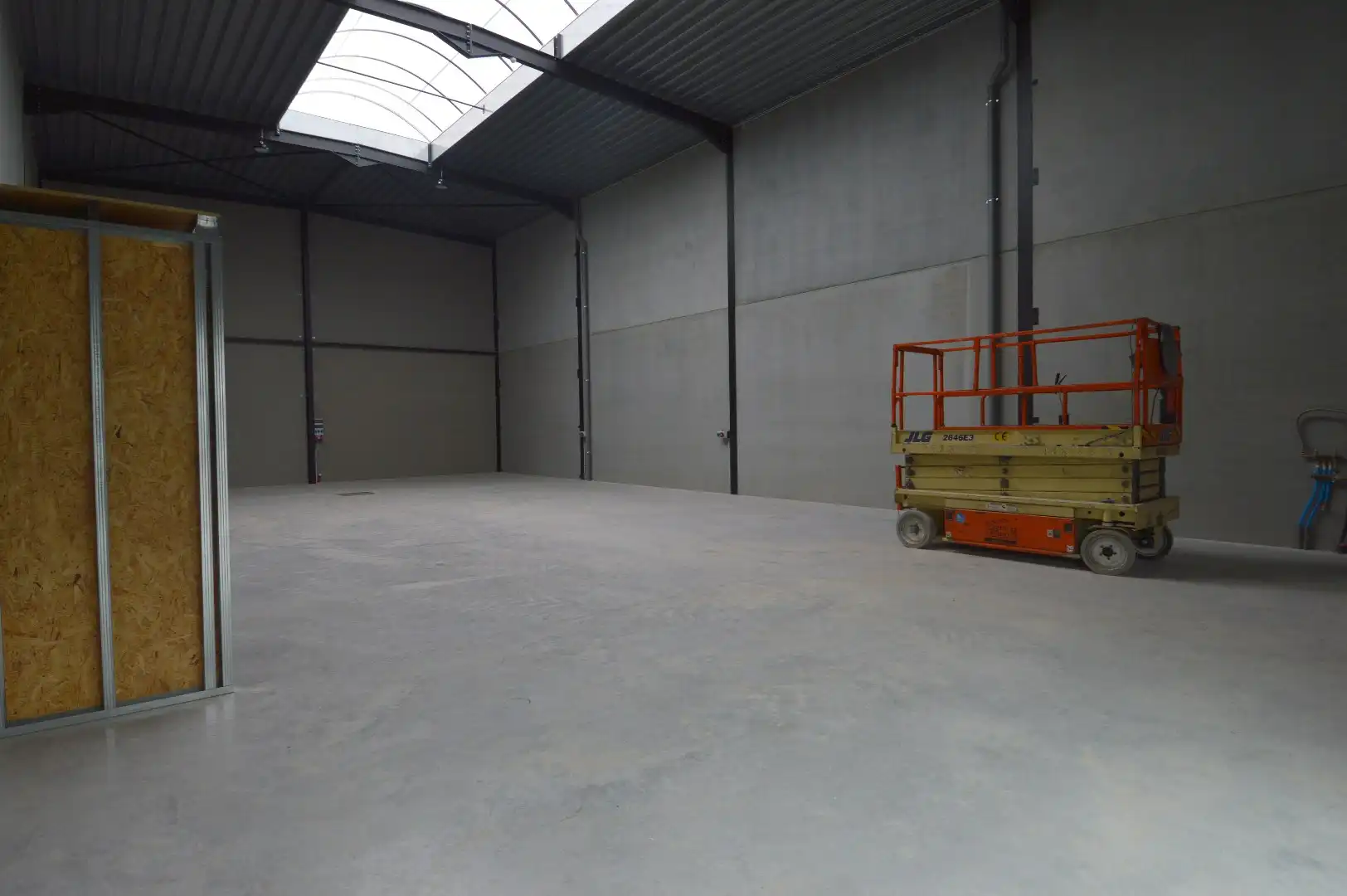 Nieuwbouw KMO-Unit in Waregem/Sint-Eloois-Vijve incl. 2 standplaatsen (Unit 3) te huur foto 3
