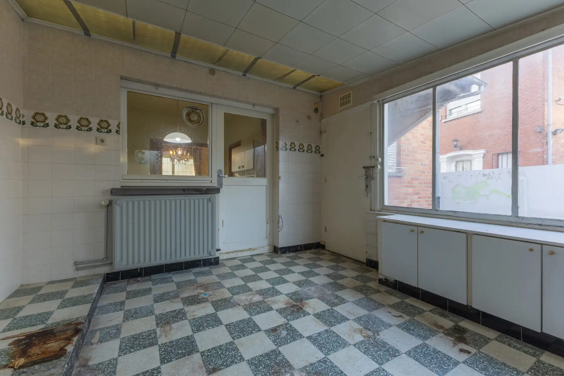 WACHTLIJST - LISTE D'ATTENTE Te renoveren woning met 3 slaapkamers en garage foto 12
