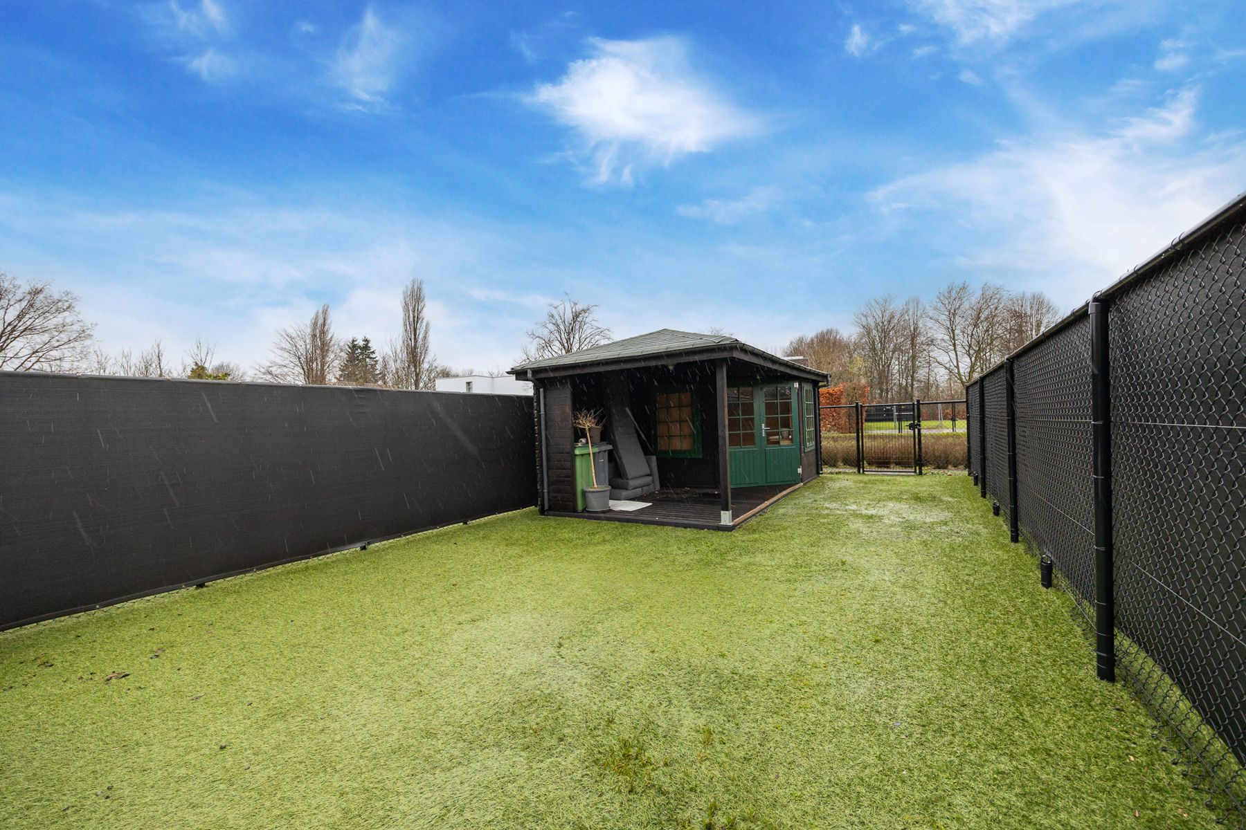 Verrassend ruime gezinswoning met terras, tuin en ondergrondse autostaanplaats. foto 17