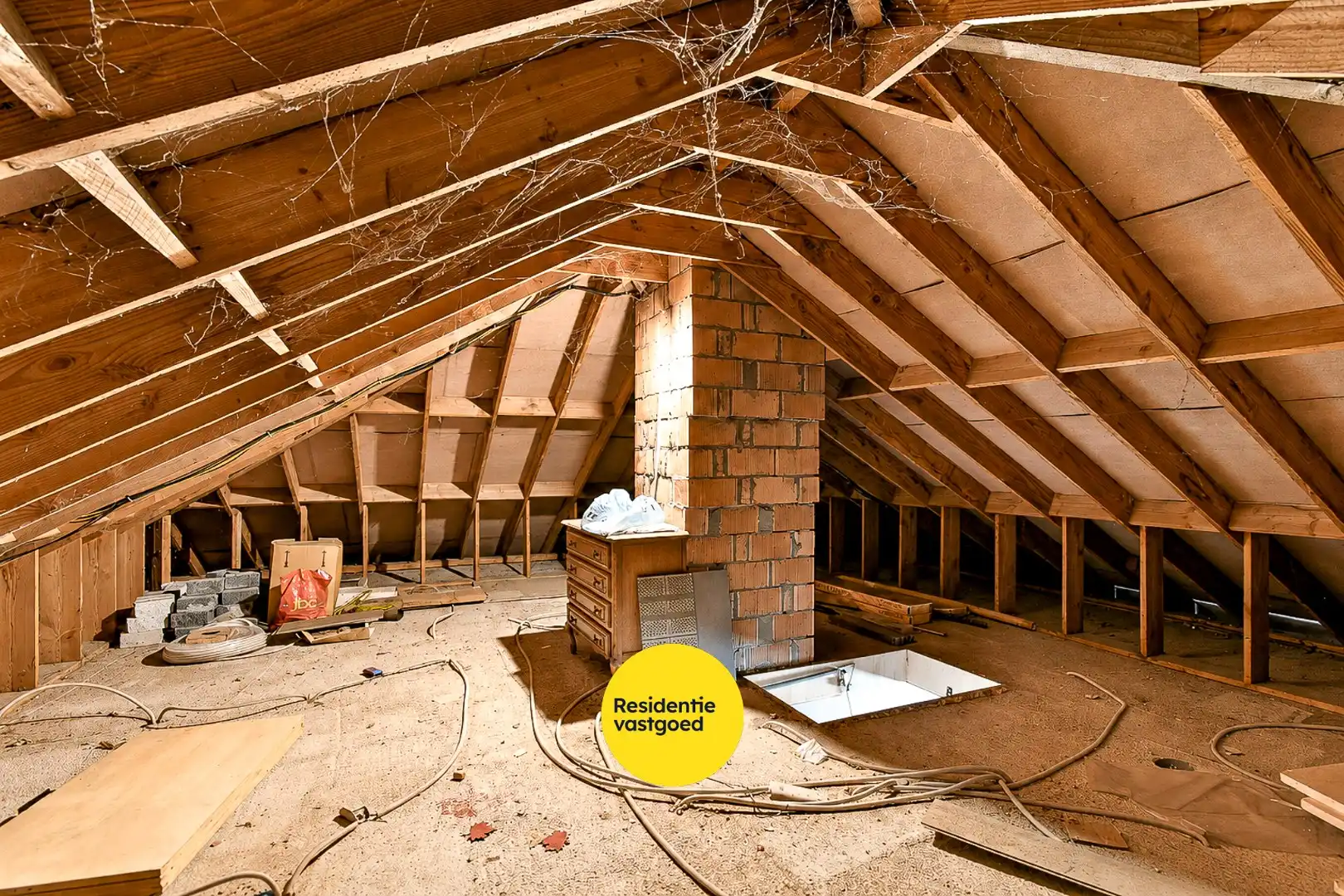 Instapklare alleenstaande woning met 4 slaapkamers op rustige ligging in Koekelare foto 24