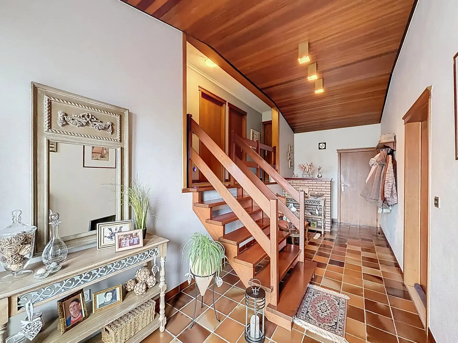 Verzorgde woning met 3 slaapkamers op mooi perceel. foto 5