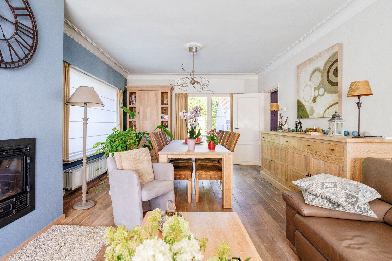 Instapklare Woning met Vergunde Loods en Kantoorruimte! foto 5