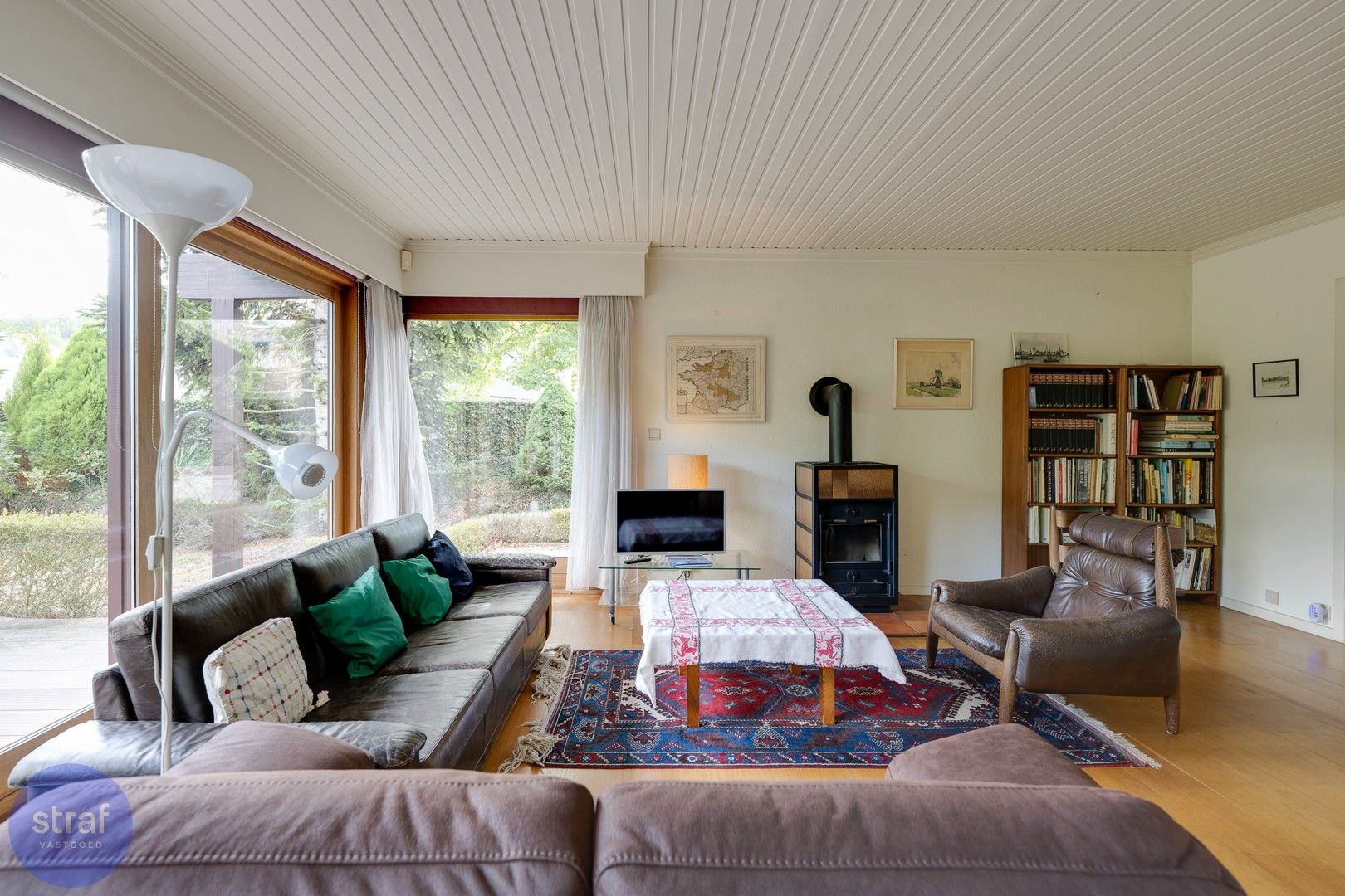 Hoofdfoto van de publicatie: Villa in het groen op Linkeroever