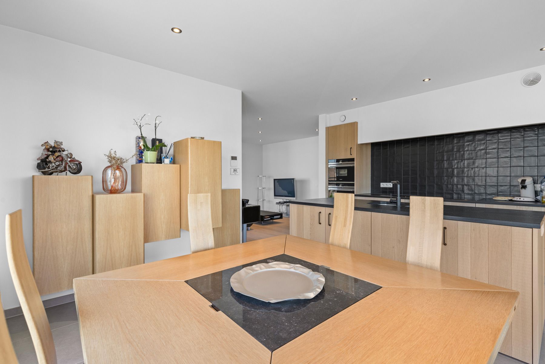 Luxueus, ruim en hoogwaardig afgewerkt appartement te Heusden foto 13