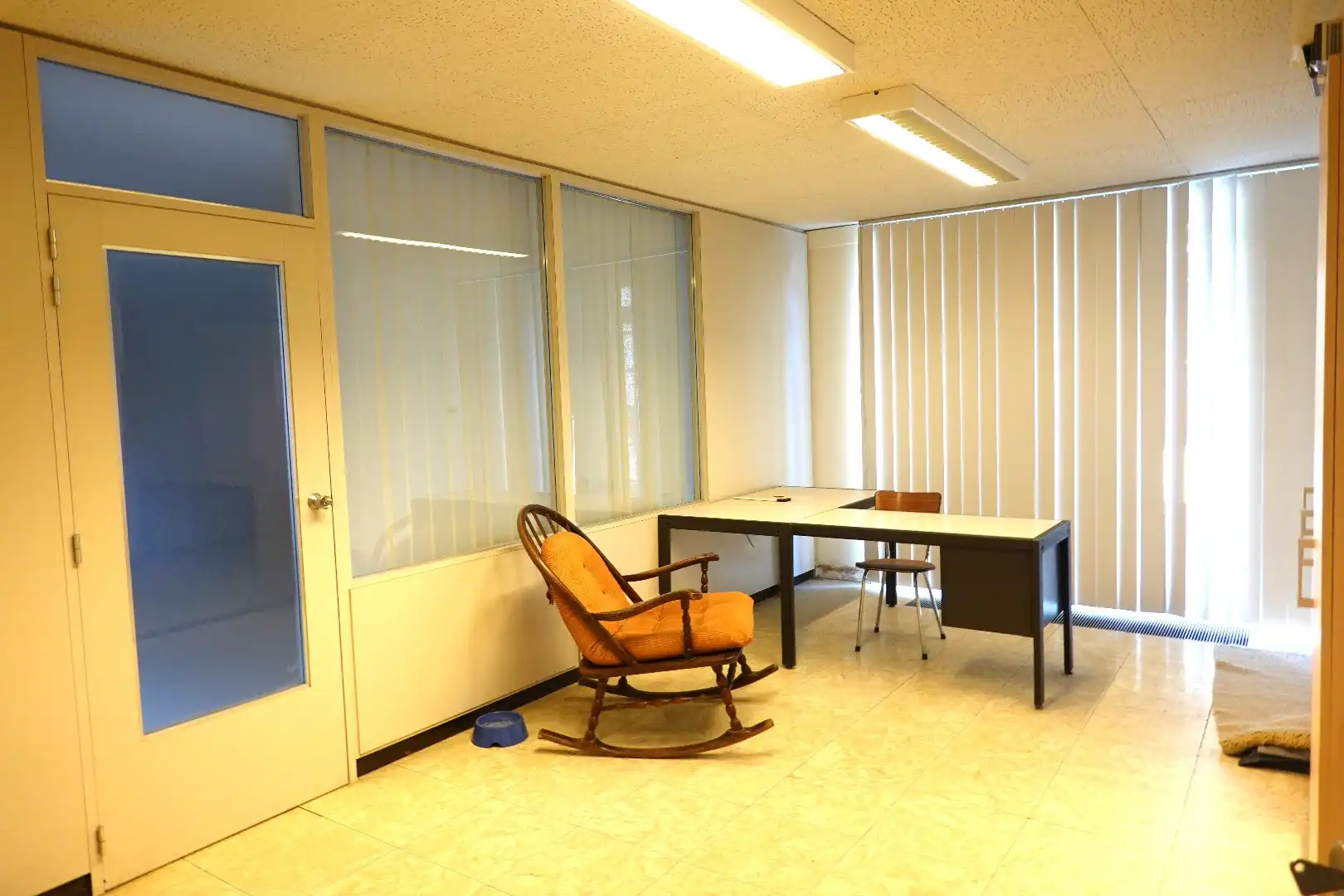 Overname gekende kapsalonzaak – Instapklaar handelspand te huur in het centrum van Oudenburg foto 7