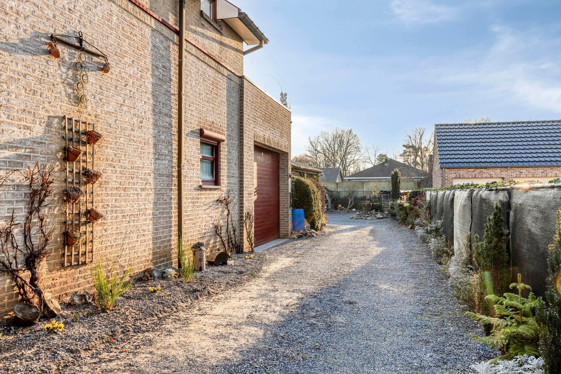 Prachtig alleenstaand 2-slaapkamer appartement met carport. foto 6